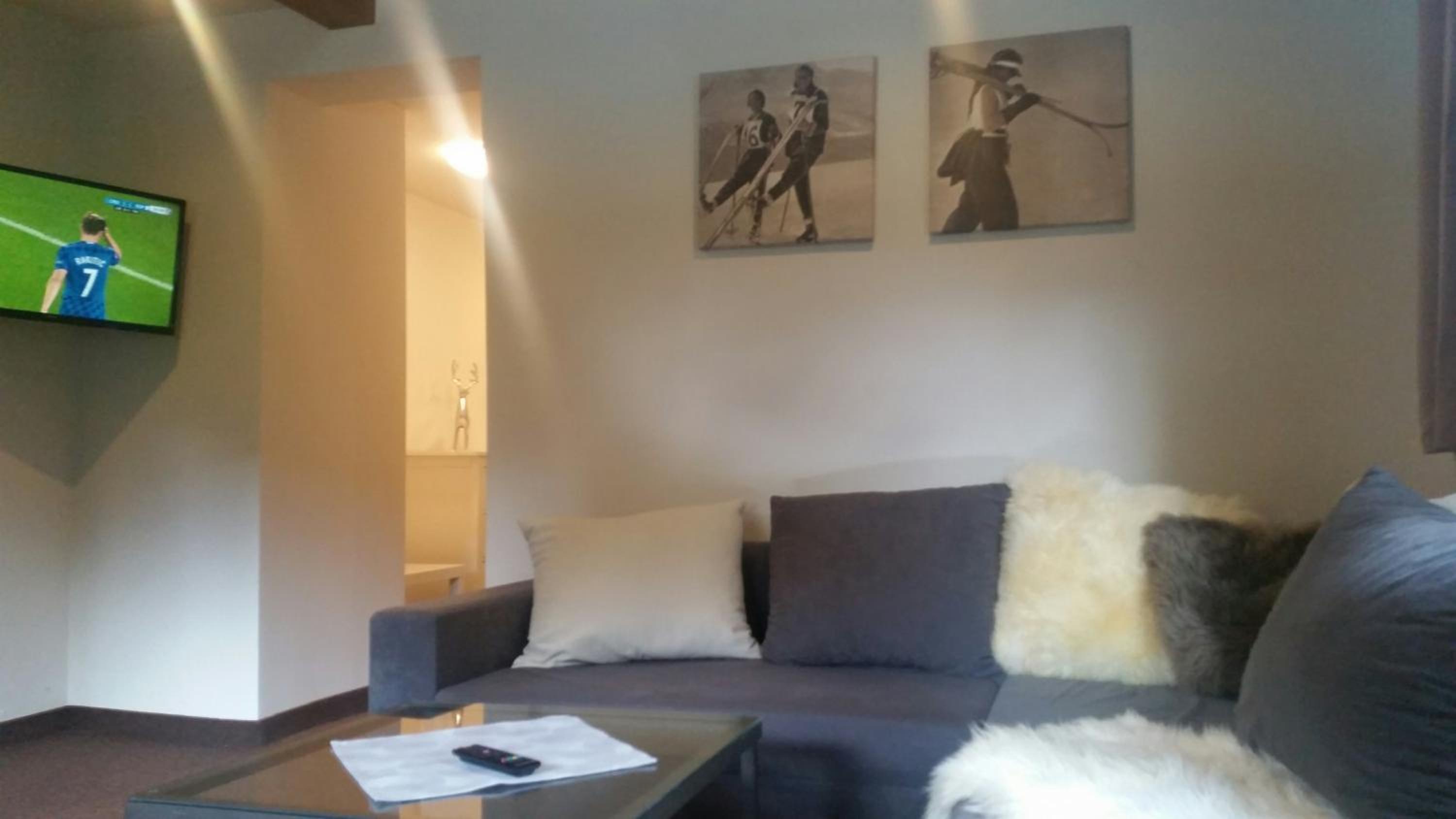 Bhome Gästehaus b&b / Apartments