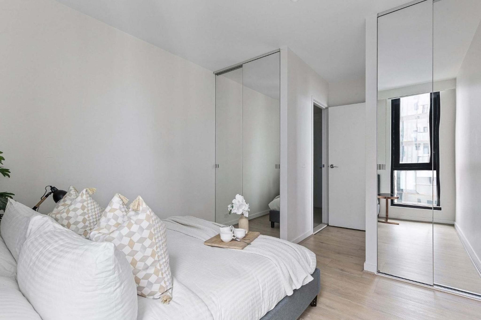 Spacious 2BR City Apt Panoramic Views & Parking