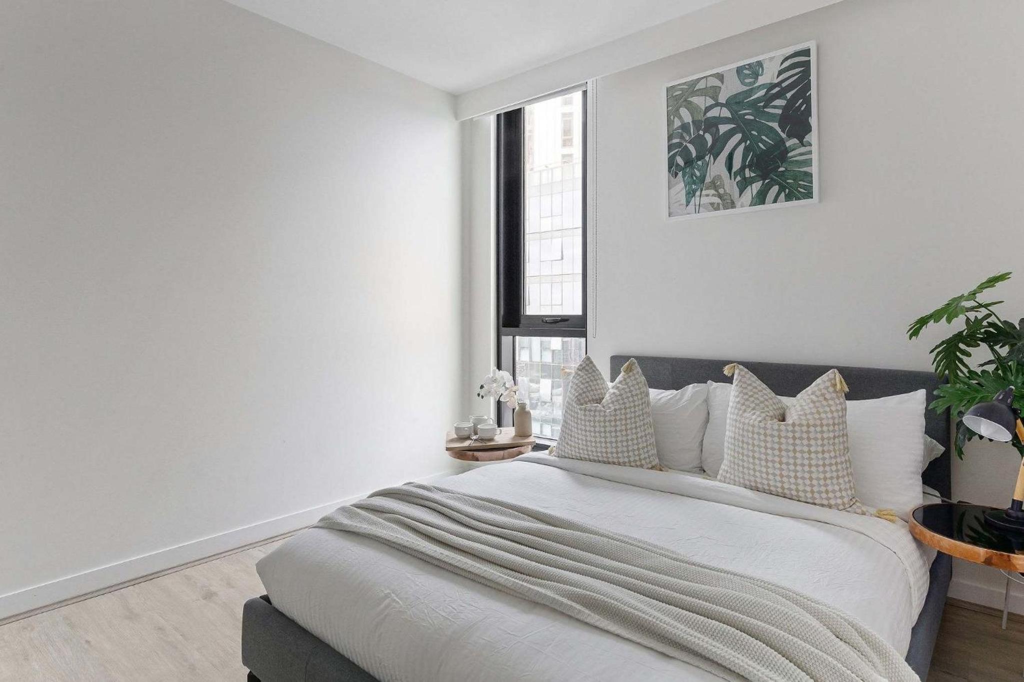 Spacious 2BR City Apt Panoramic Views & Parking