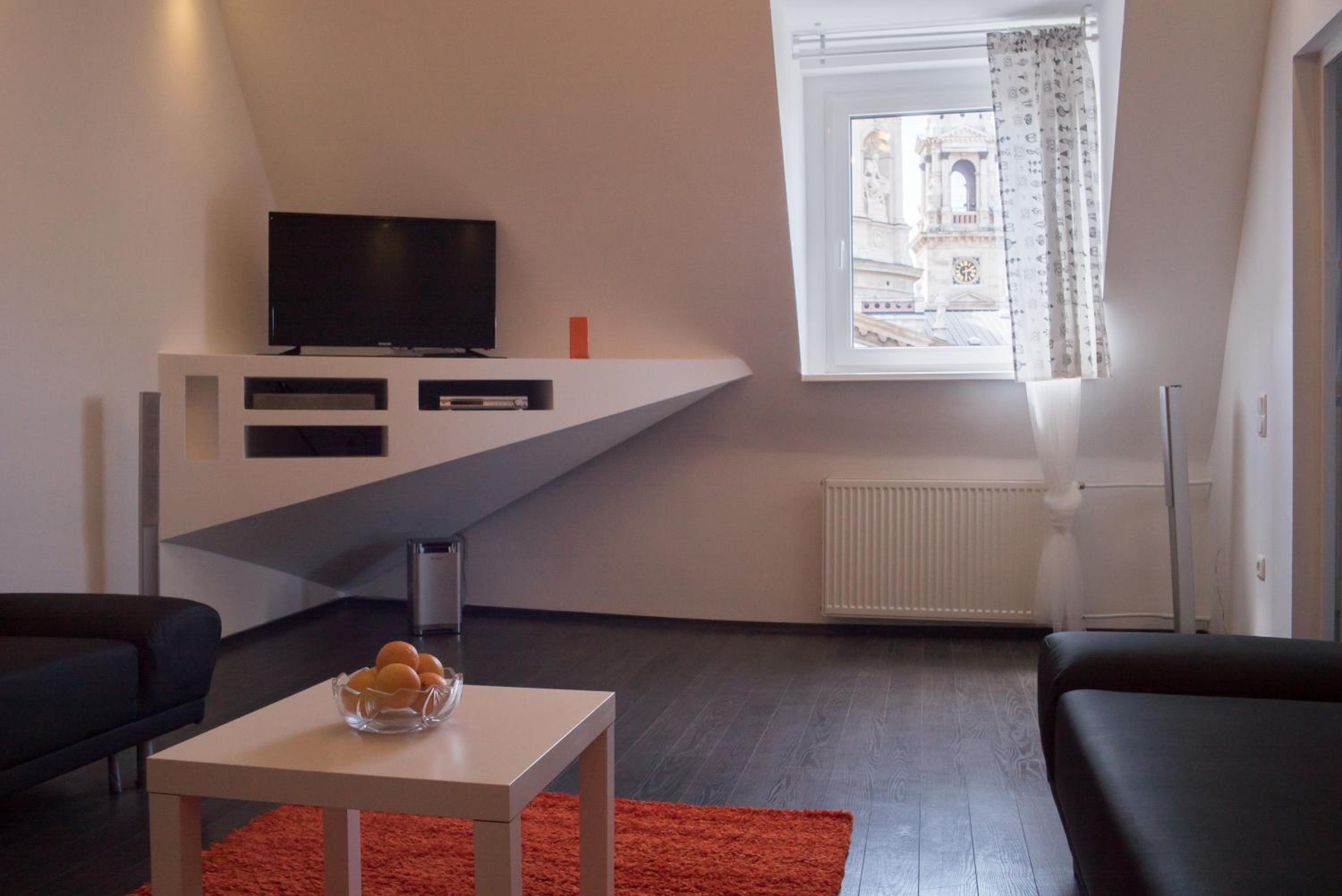 Helena apartment with view on St. Stephan's Basilica