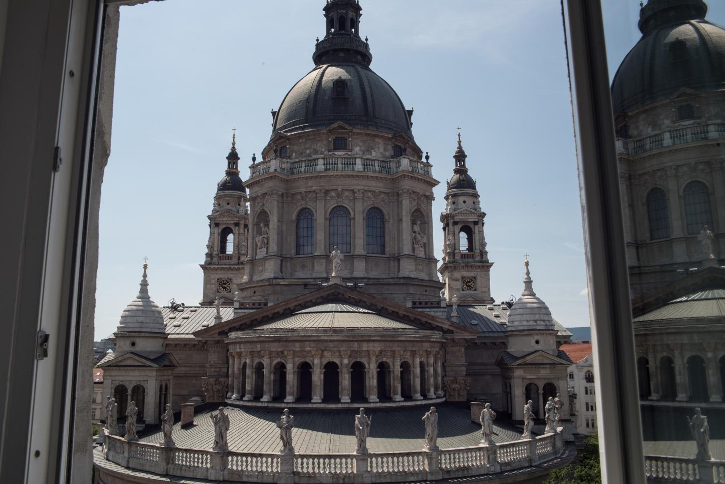 Helena apartment with view on St. Stephan's Basilica