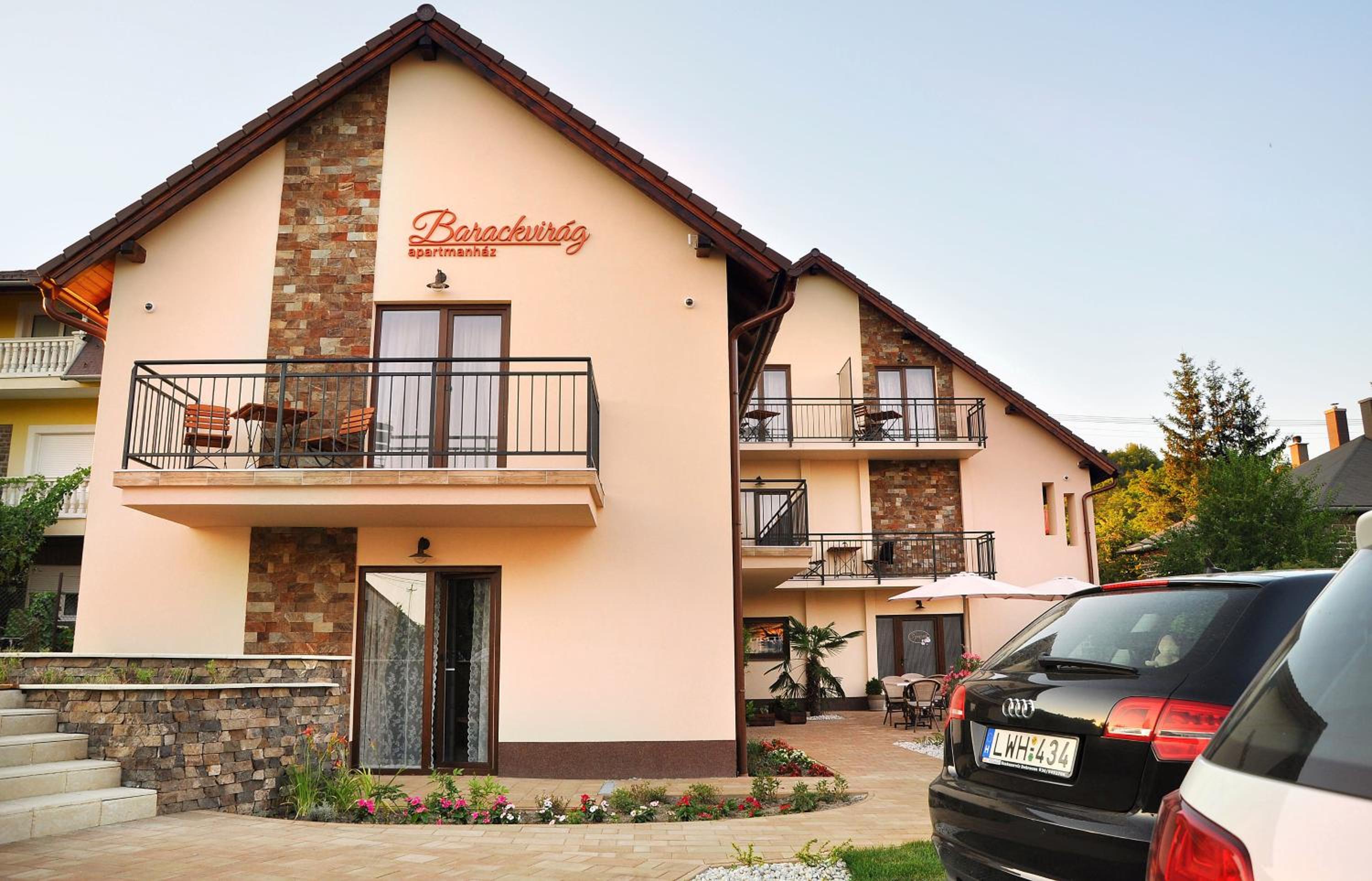 Hotel Barackvirág Apartmanház - Image 1