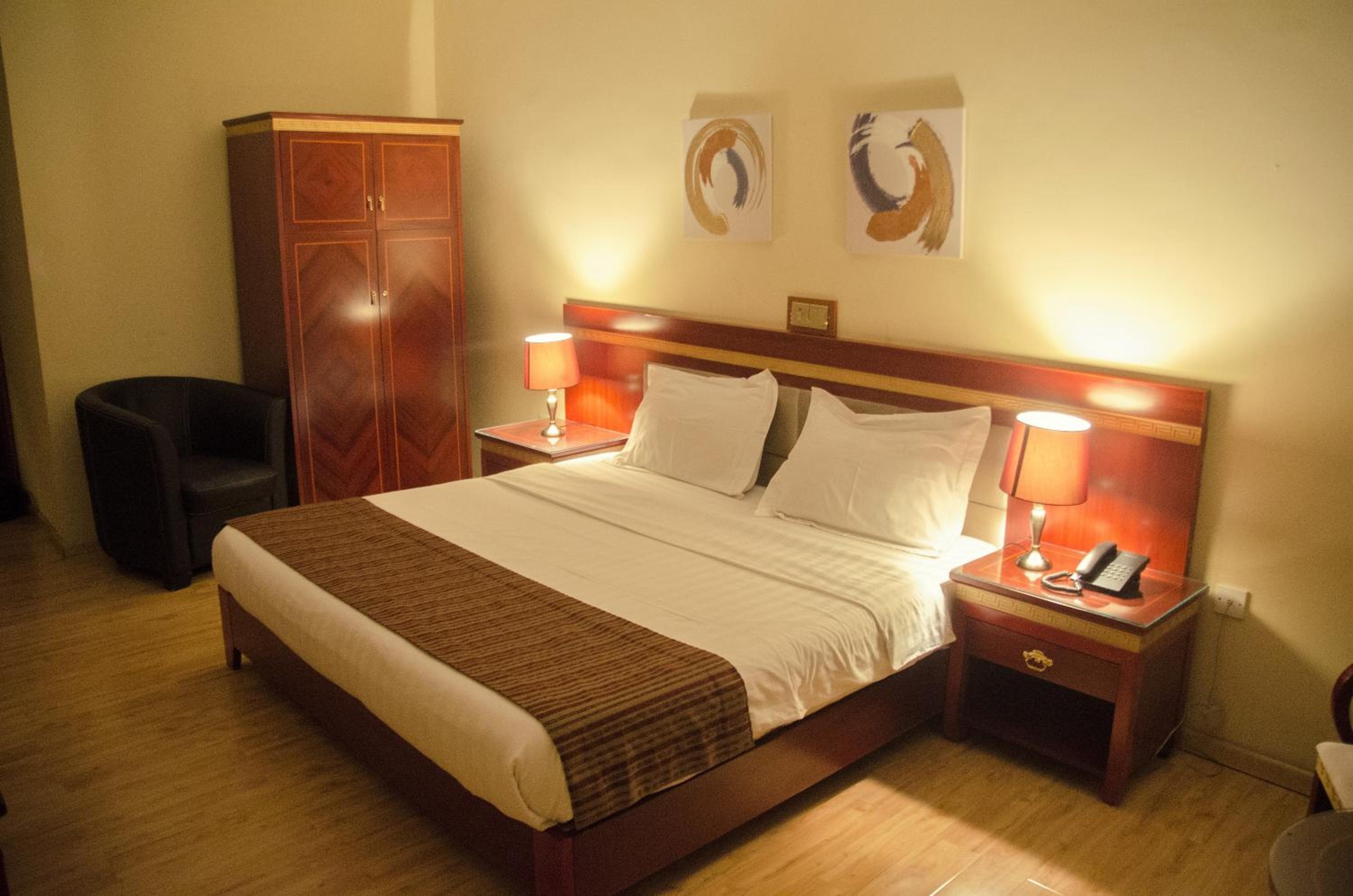 Hotel Rosebud