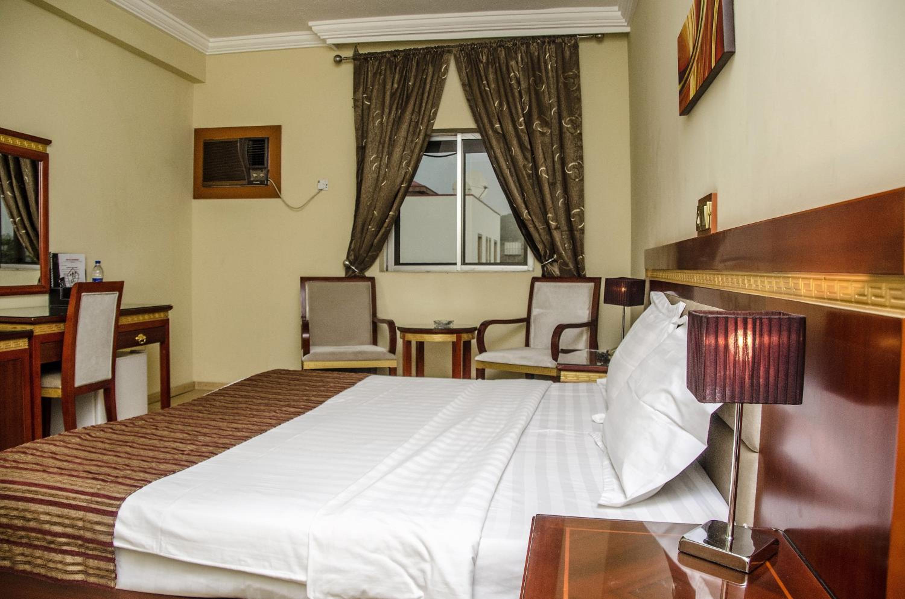 Hotel Rosebud