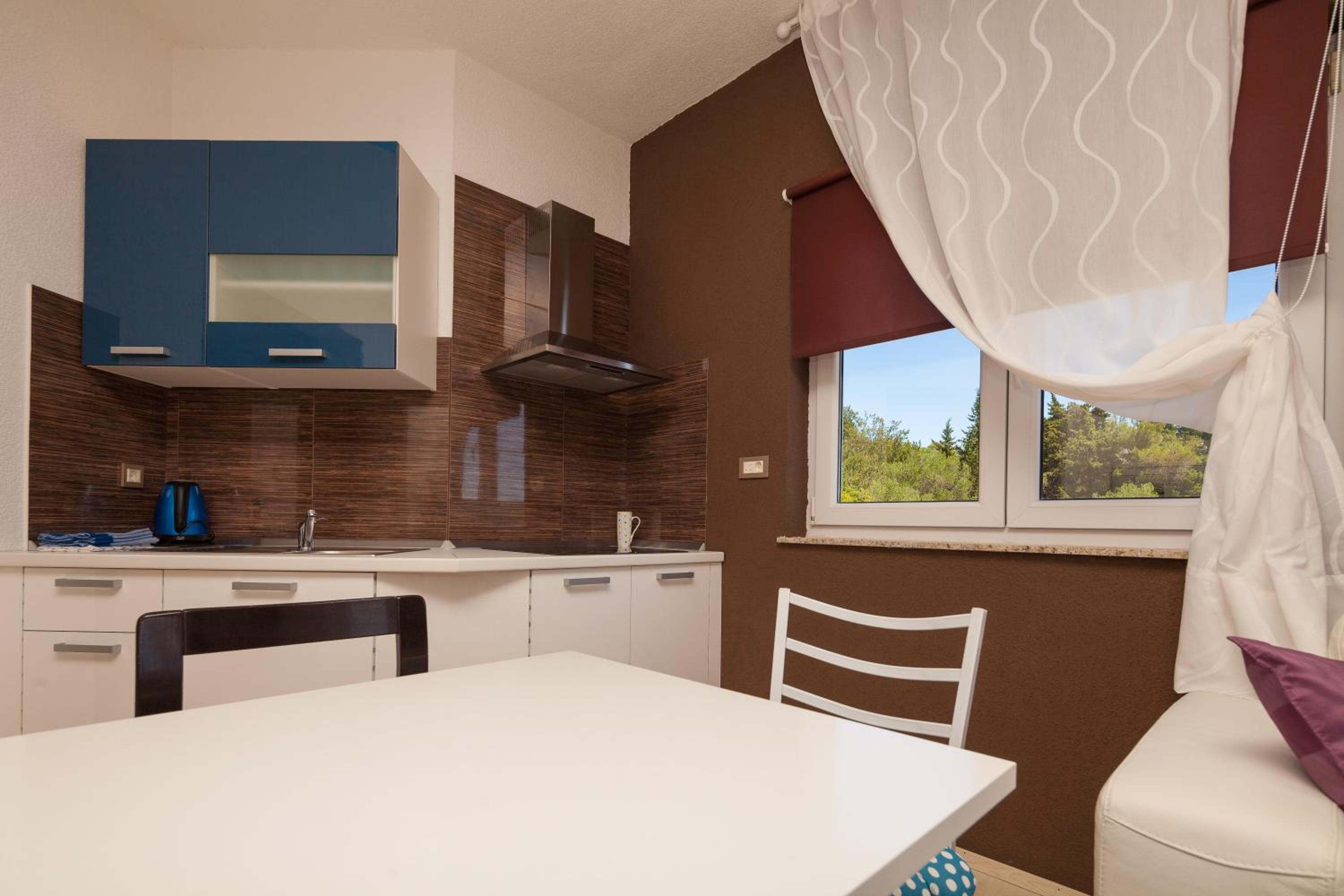 Apartment Pilatus Ošljak view 2