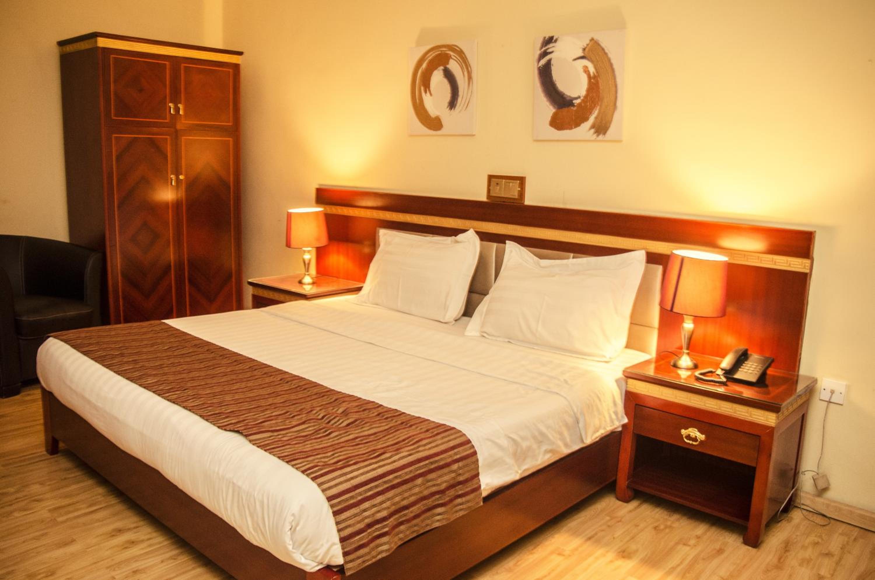Hotel Rosebud