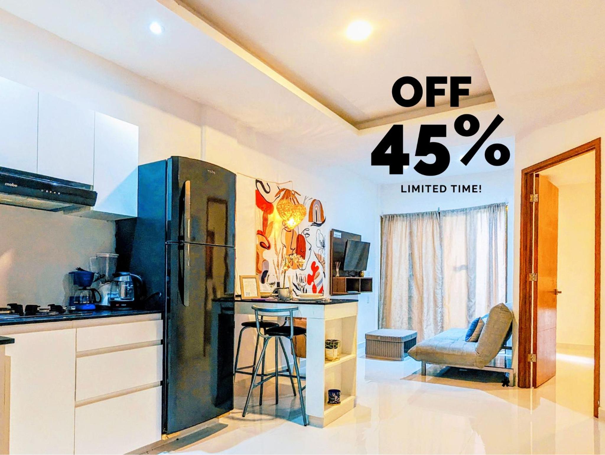 Romantic Escape 1 Bedroom 500m from Beach with King Bed Pool Gym Fast WiFi 305