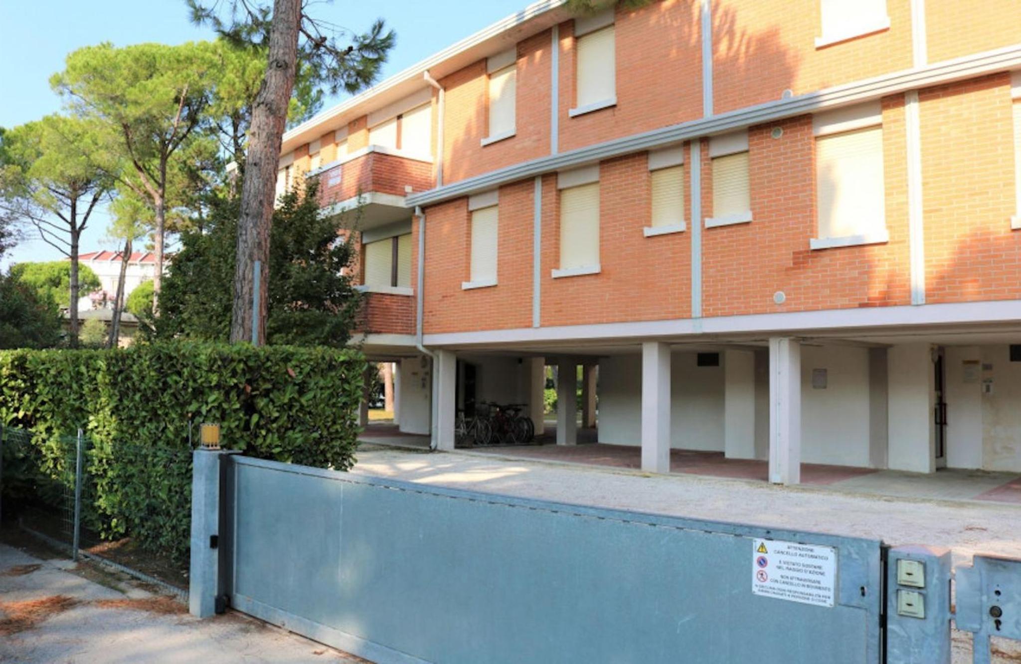 Tranquil apartment in Bibione Pineda