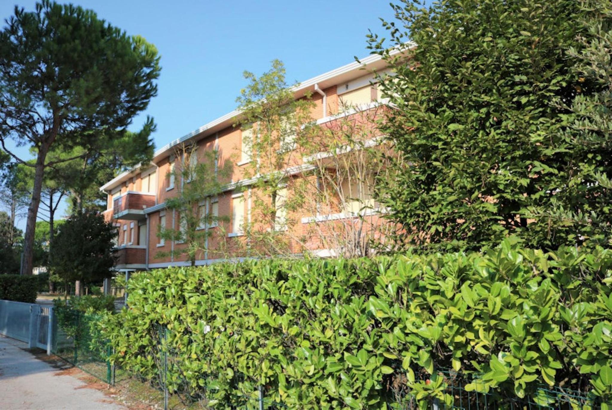 Tranquil apartment in Bibione Pineda