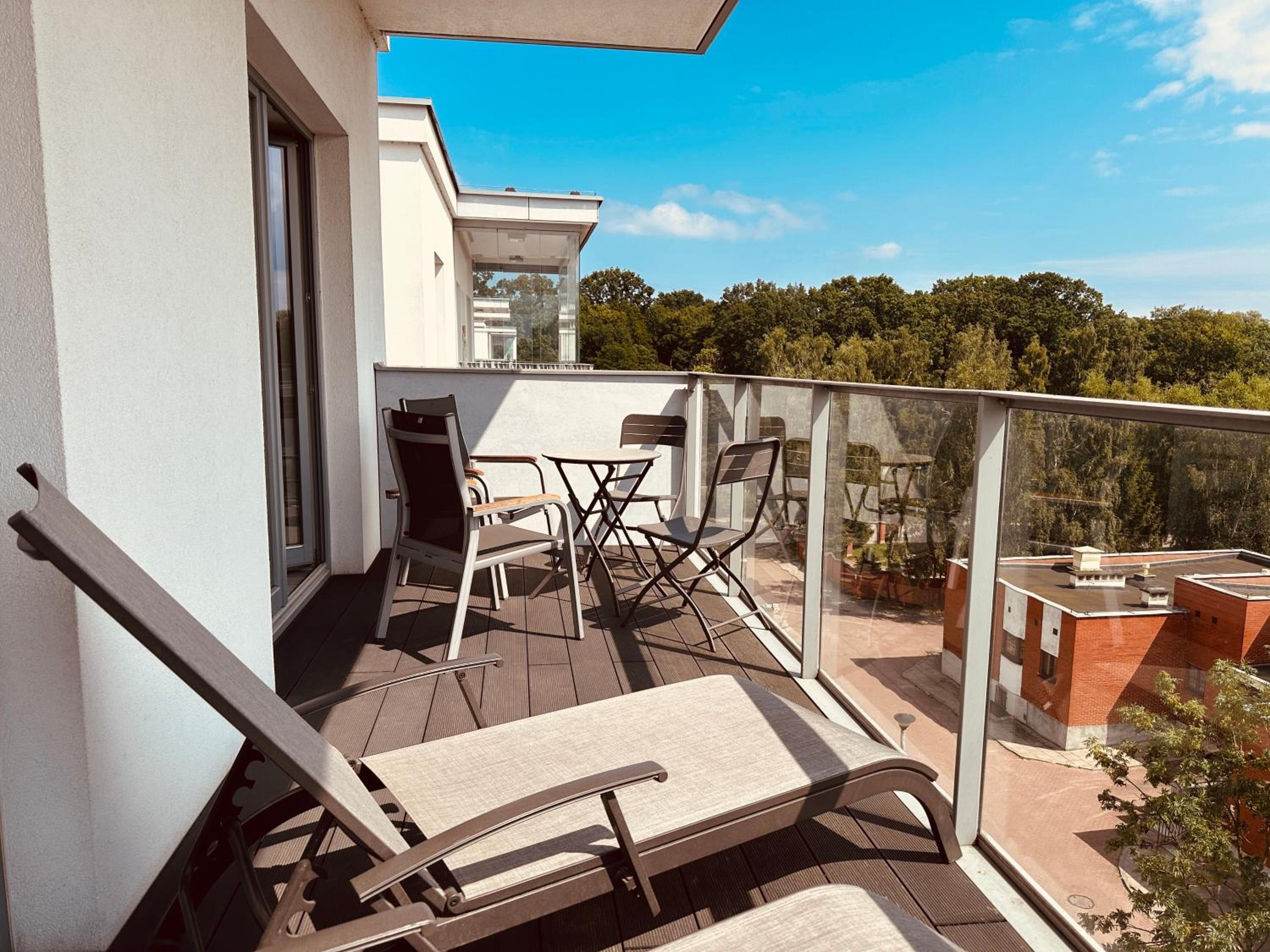 Baltic Inspiration - Guest Favorite, Best Location, 75 SQM, 2 King Bedrooms, Jacuzzi Bath, Parking, Super Host