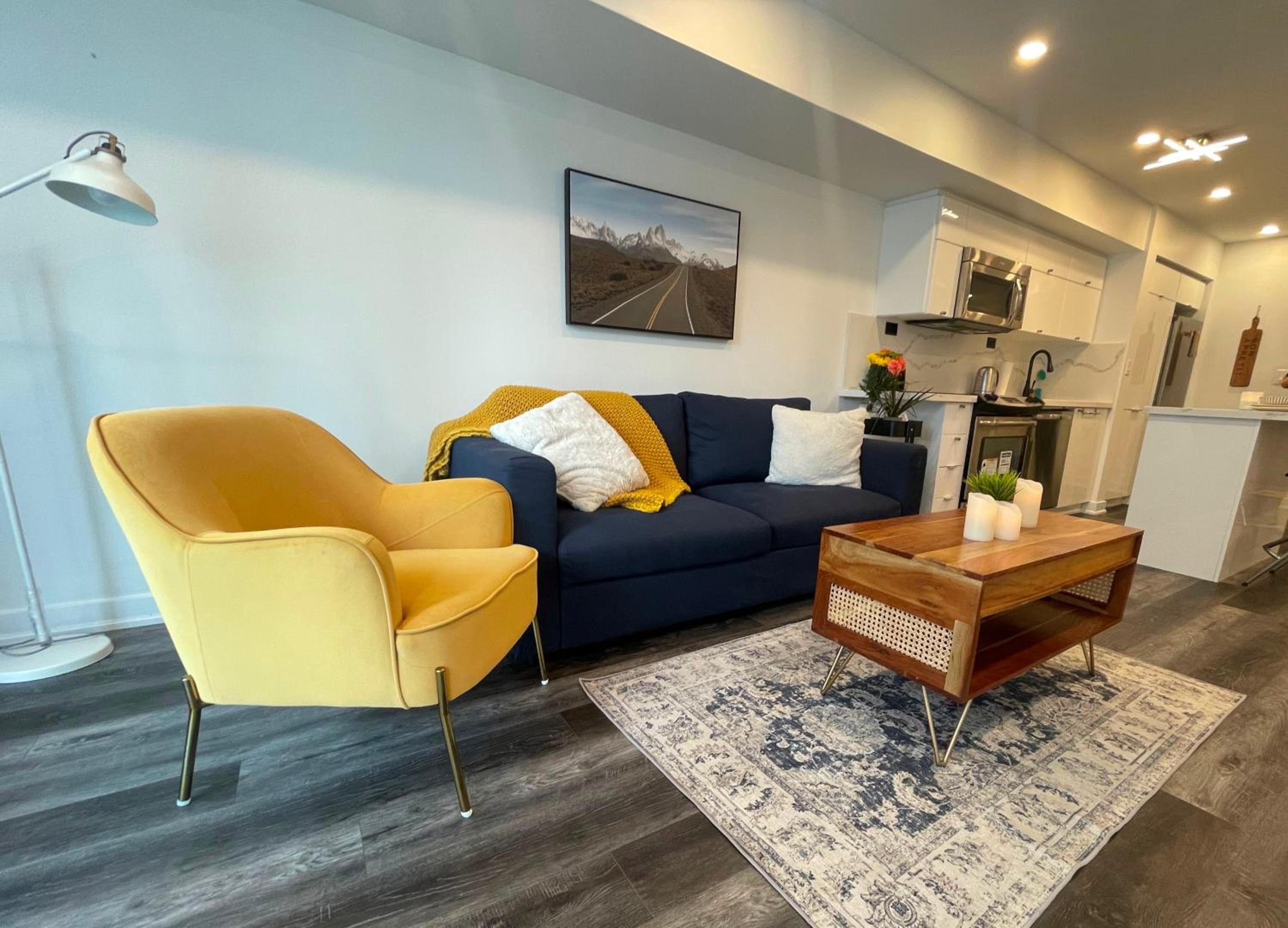 Elegant Downtown 2Bd Condo with Balcony