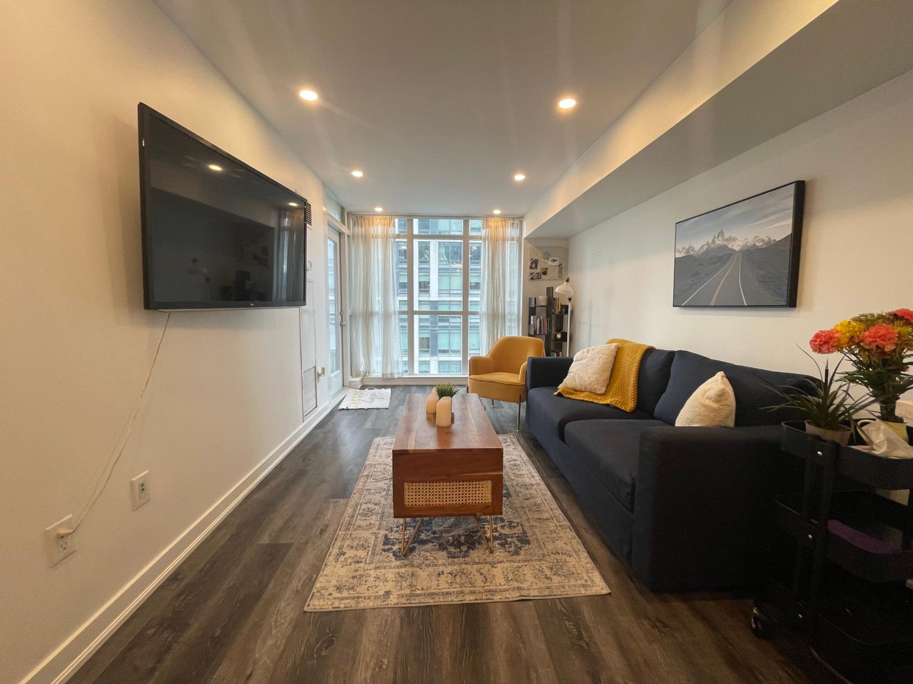 Elegant Downtown 2Bd Condo with Balcony