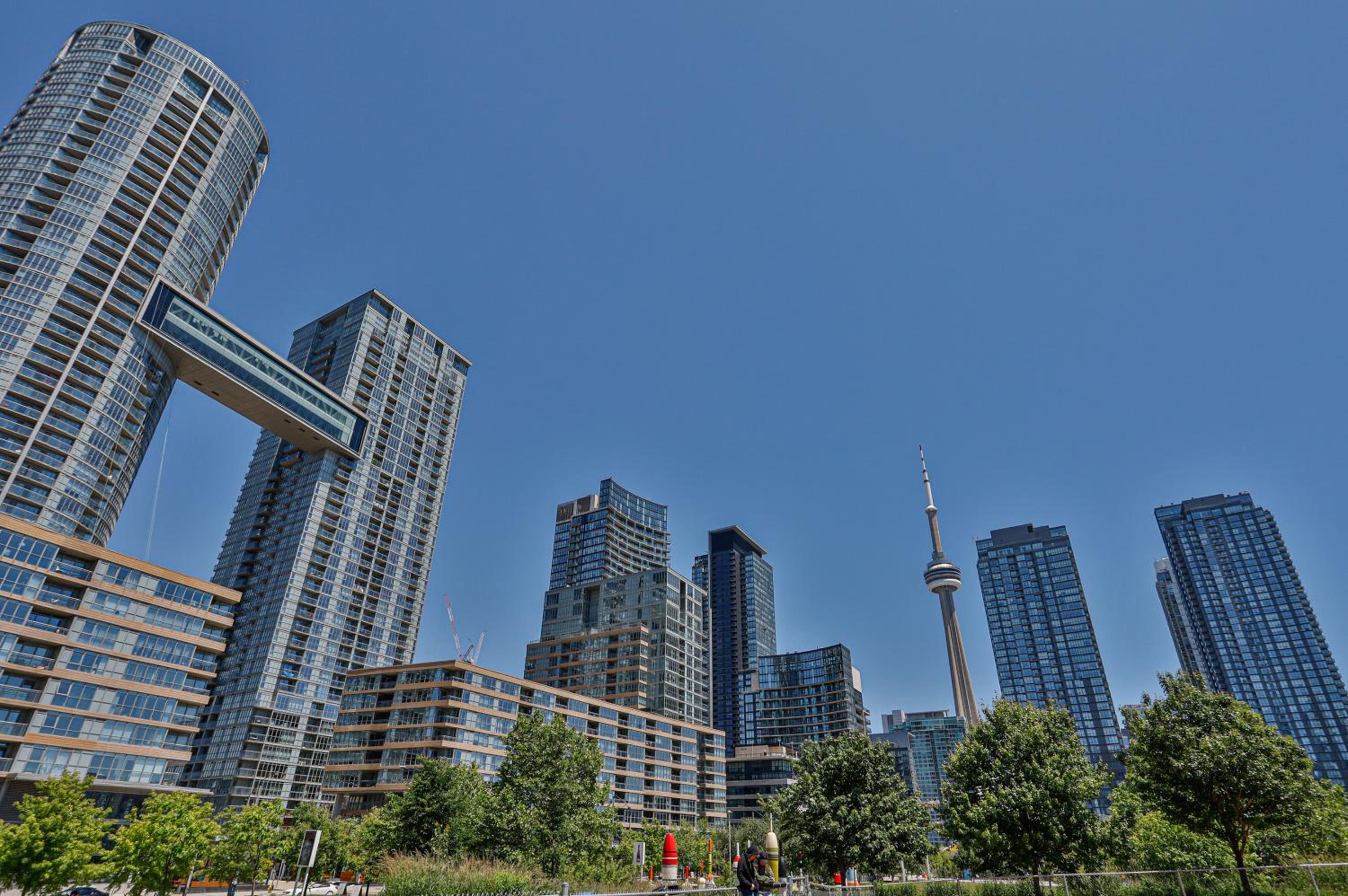 Elegant Downtown 2Bd Condo with Balcony