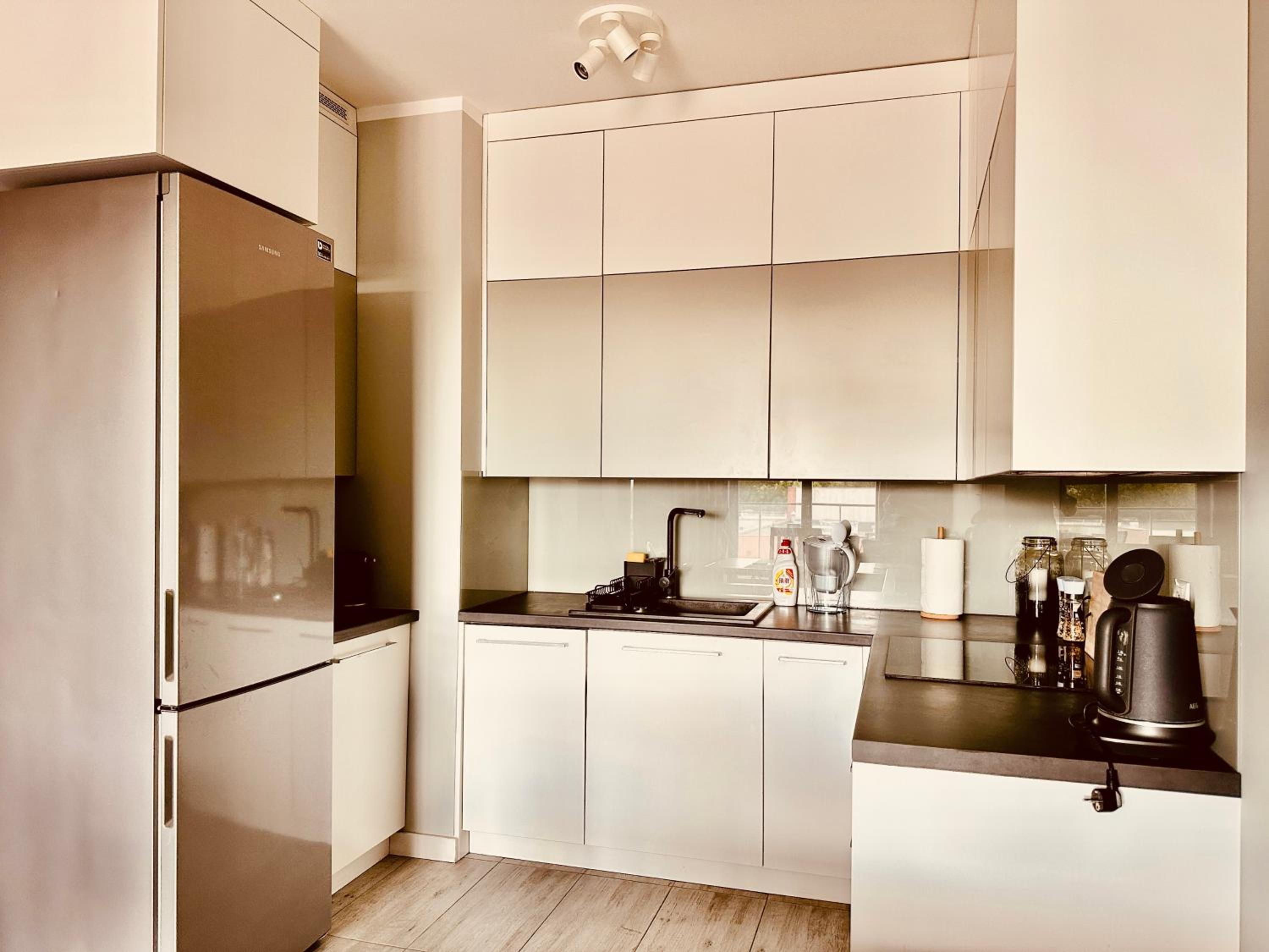 Baltic Inspiration - Guest Favorite, Best Location, 75 SQM, 2 King Bedrooms, Jacuzzi Bath, Parking, Super Host