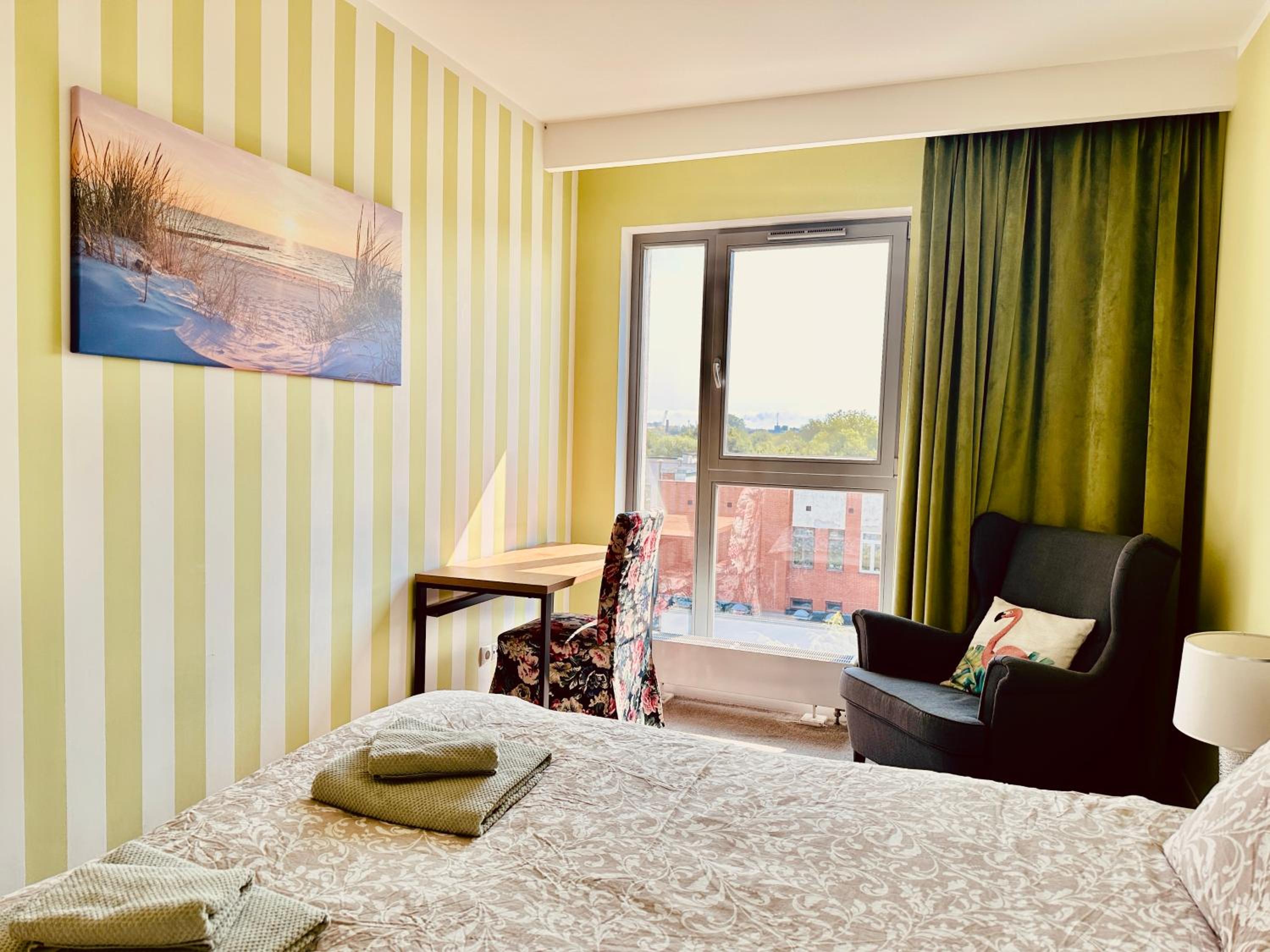 Baltic Inspiration - Guest Favorite, Best Location, 75 SQM, 2 King Bedrooms, Jacuzzi Bath, Parking, Super Host