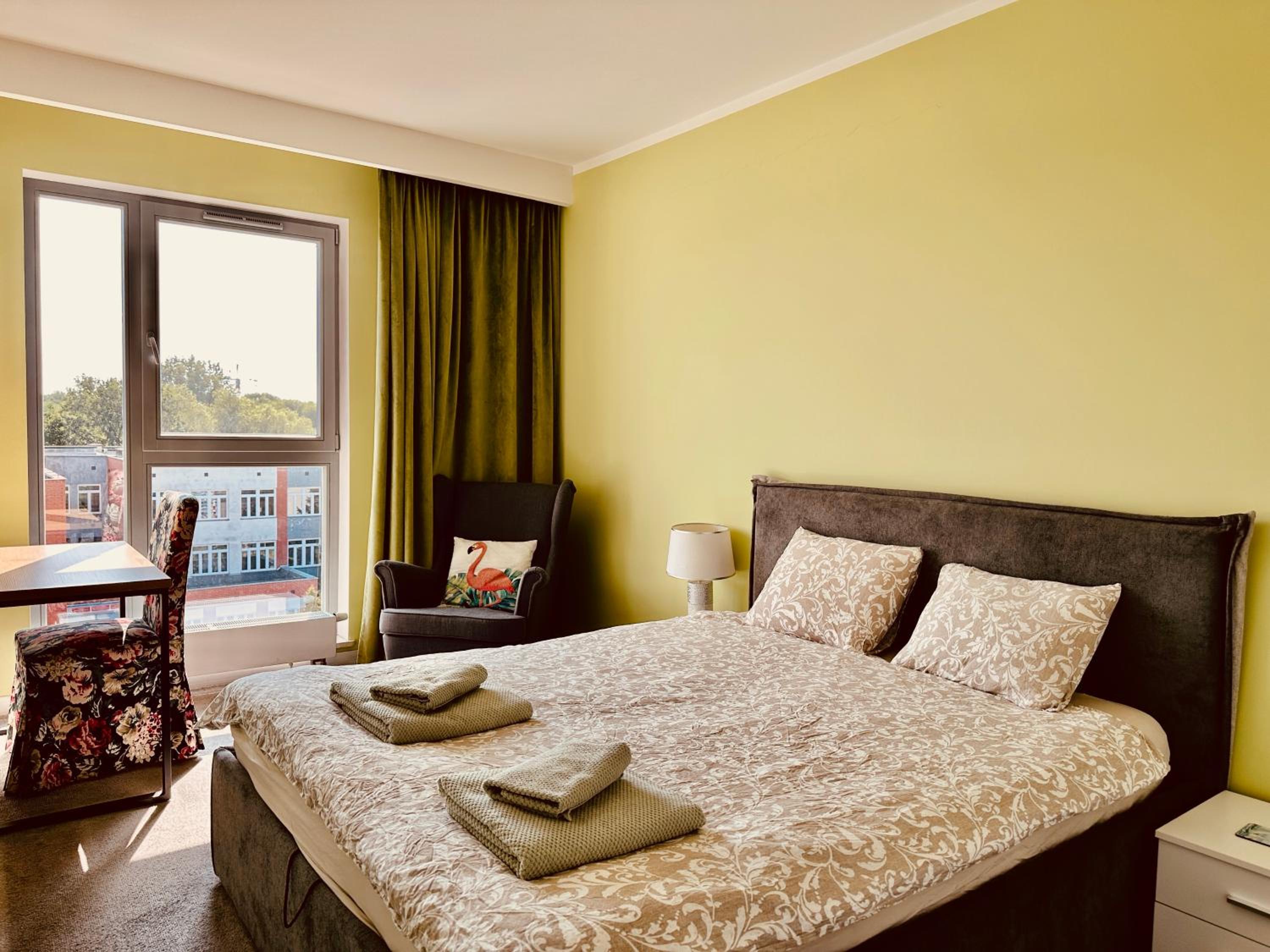 Baltic Inspiration - Guest Favorite, Best Location, 75 SQM, 2 King Bedrooms, Jacuzzi Bath, Parking, Super Host
