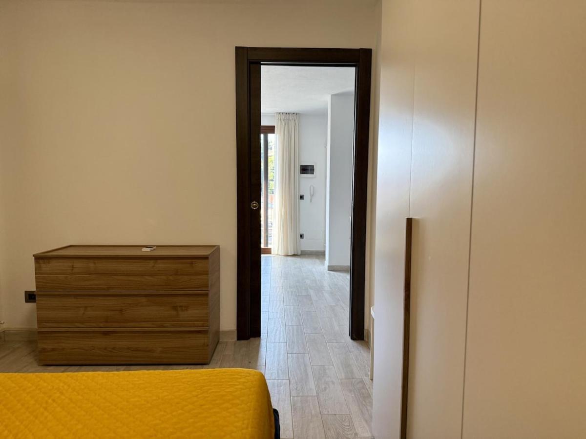 HOST4U - Nuovo Appartamento con Ingresso Indipendente e Parcheggio Privato - Villa Catocce