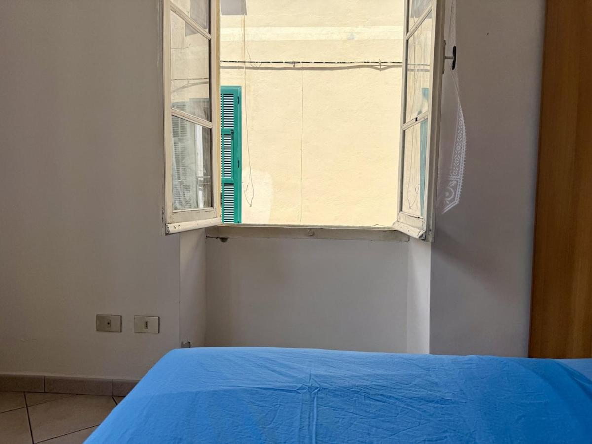 HOST4U - Dimora Antica in Centro a Porto Maurizio di Imperia - Casa Rina