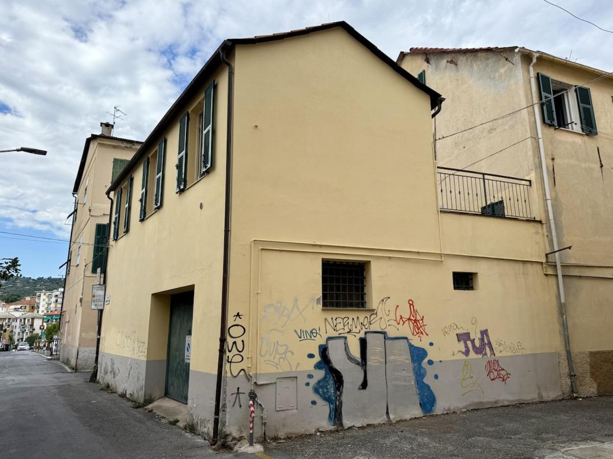 HOST4U - Dimora Antica in Centro a Porto Maurizio di Imperia - Casa Rina