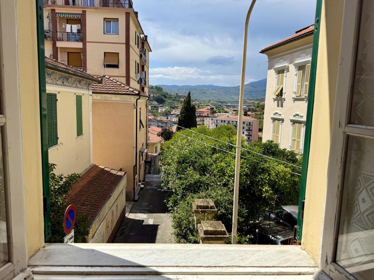 HOST4U - Dimora Antica in Centro a Porto Maurizio di Imperia - Casa Rina