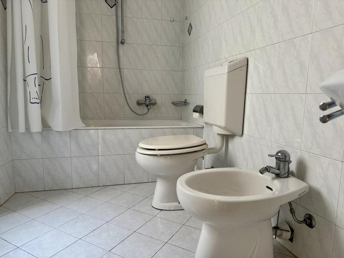 HOST4U - Dimora Antica in Centro a Porto Maurizio di Imperia - Casa Rina