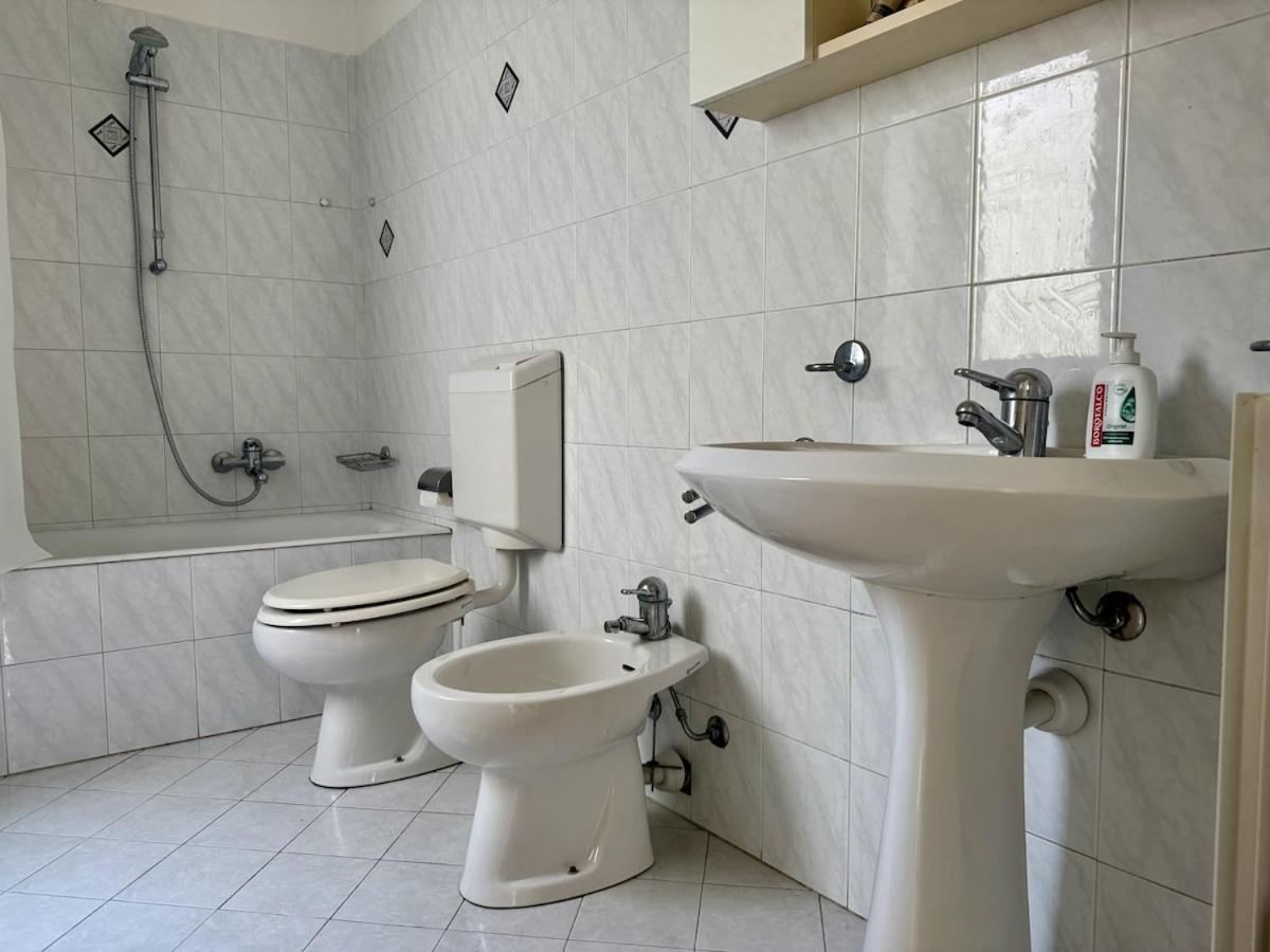 HOST4U - Dimora Antica in Centro a Porto Maurizio di Imperia - Casa Rina