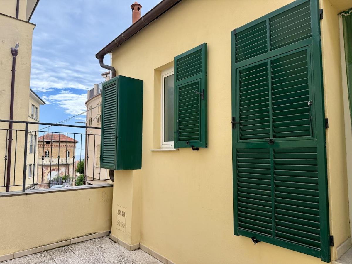 HOST4U - Dimora Antica in Centro a Porto Maurizio di Imperia - Casa Rina