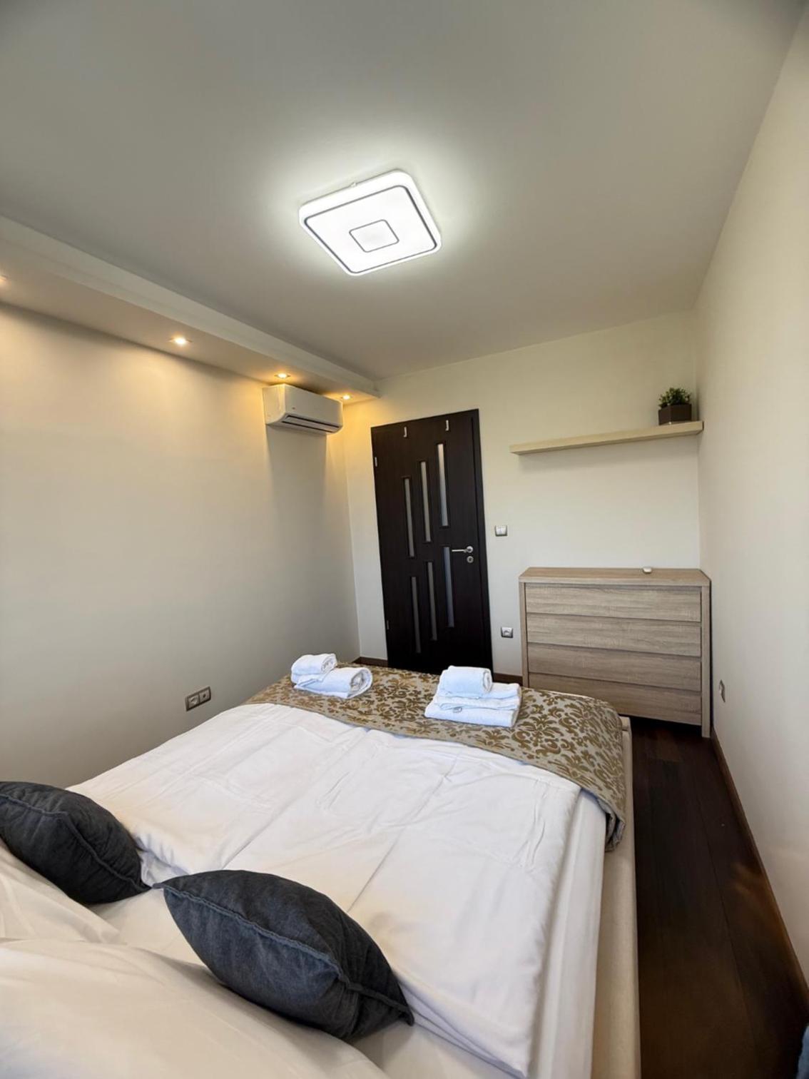 Local-Lux Premium Apartment- 2 Bedrooms Balcony -2 Private Parking