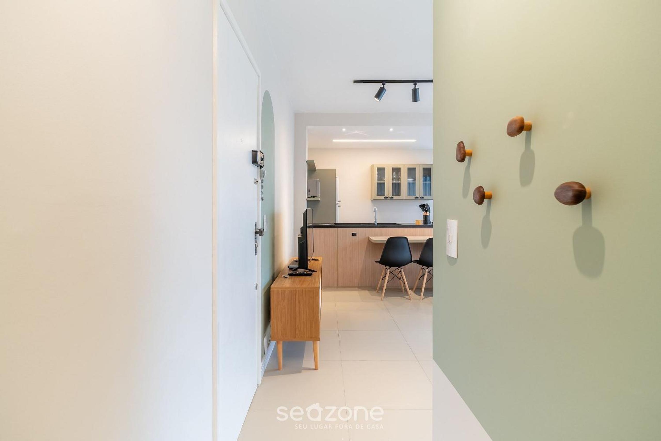 1BR Apt w Self Check-in 400m fr seafront BMC1008