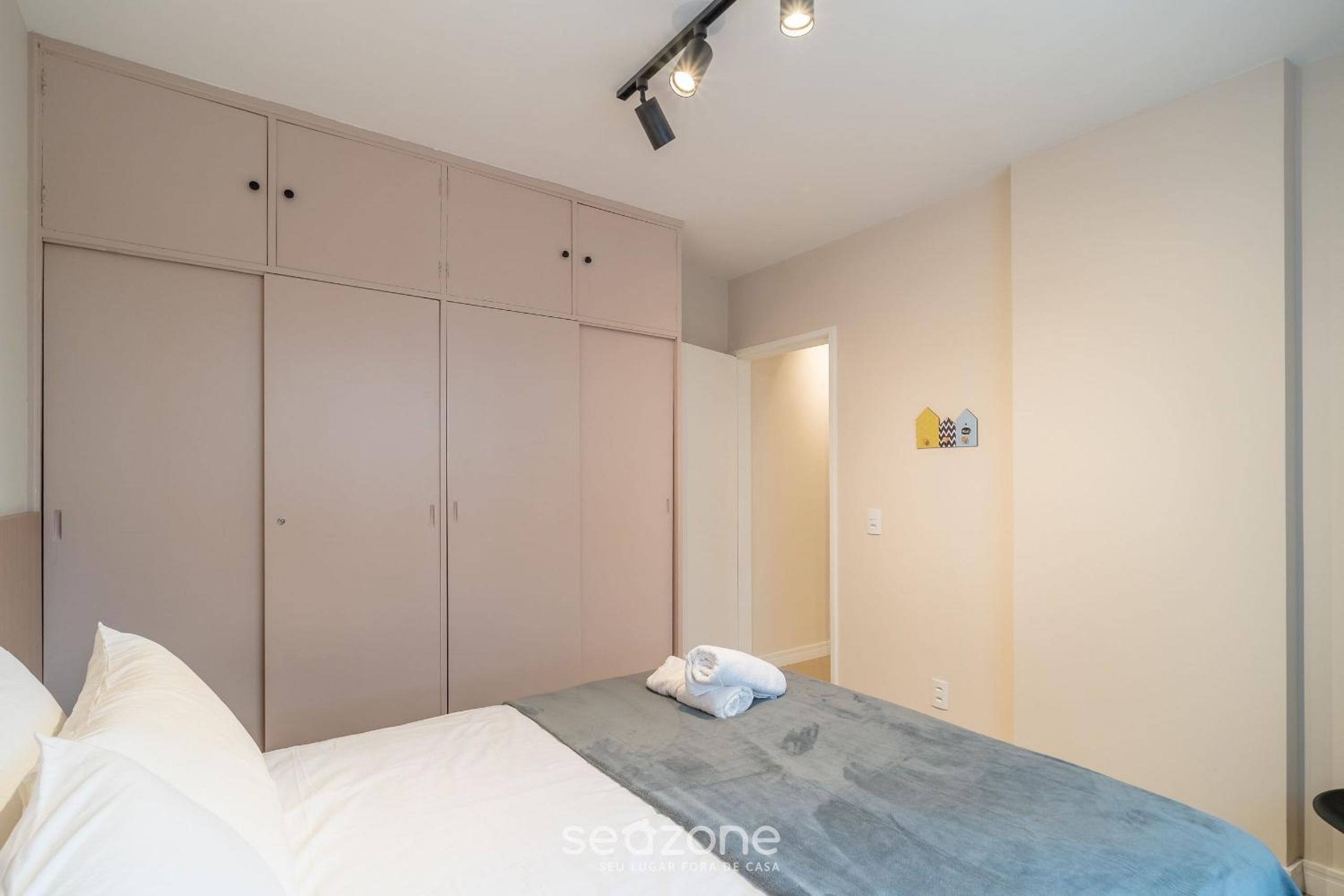 1BR Apt w Self Check-in 400m fr seafront BMC1008