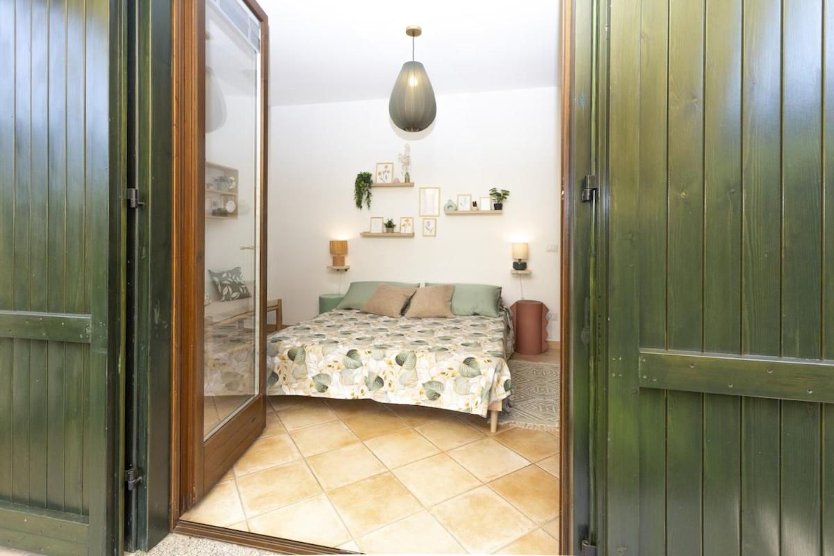 HOST4U - CASETTA di VIOLA con Piscina e Parcheggio a due passi dal Lago di Garda