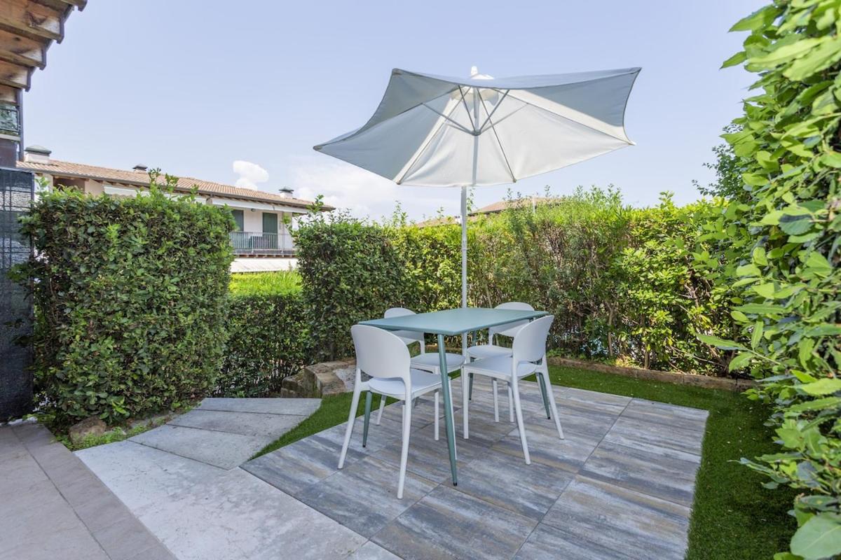 HOST4U - CASETTA di VIOLA con Piscina e Parcheggio a due passi dal Lago di Garda