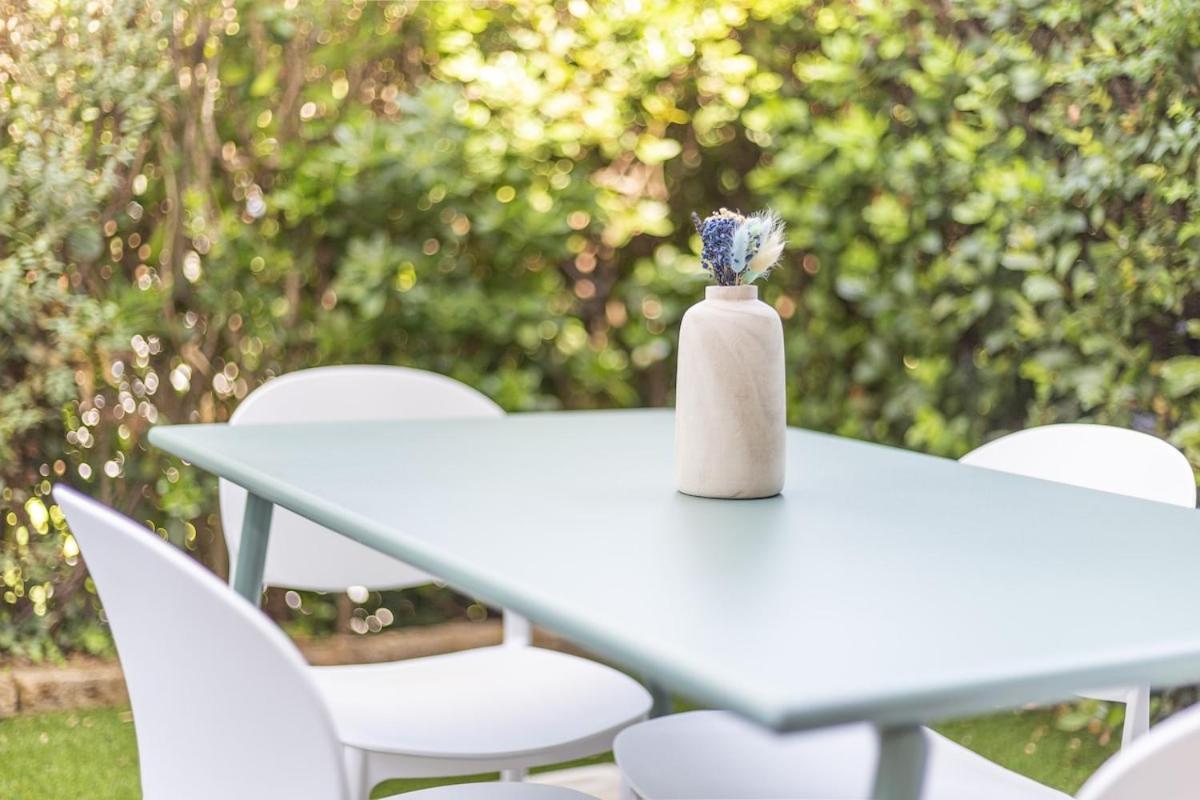 HOST4U - CASETTA di VIOLA con Piscina e Parcheggio a due passi dal Lago di Garda