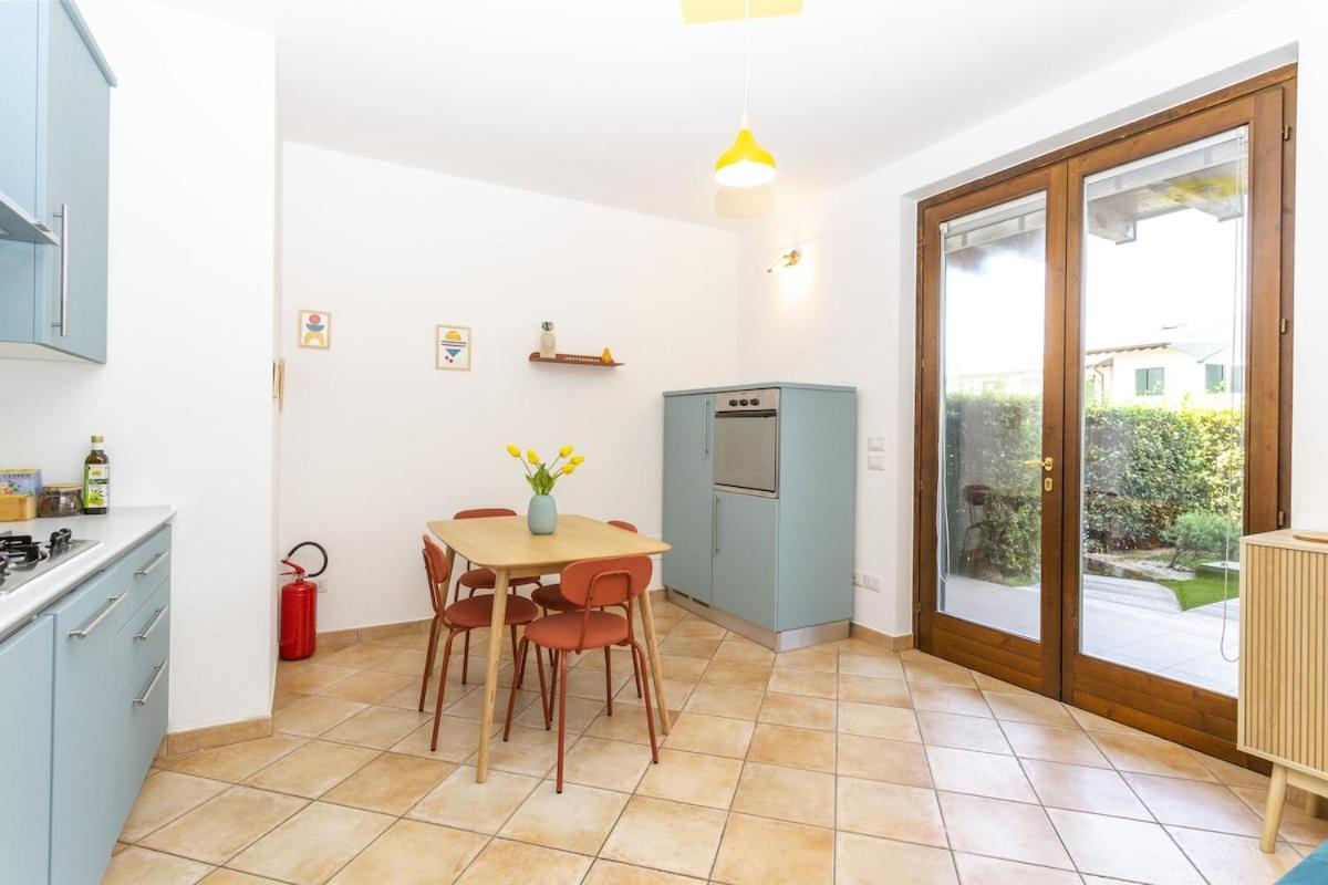 HOST4U - CASETTA di VIOLA con Piscina e Parcheggio a due passi dal Lago di Garda