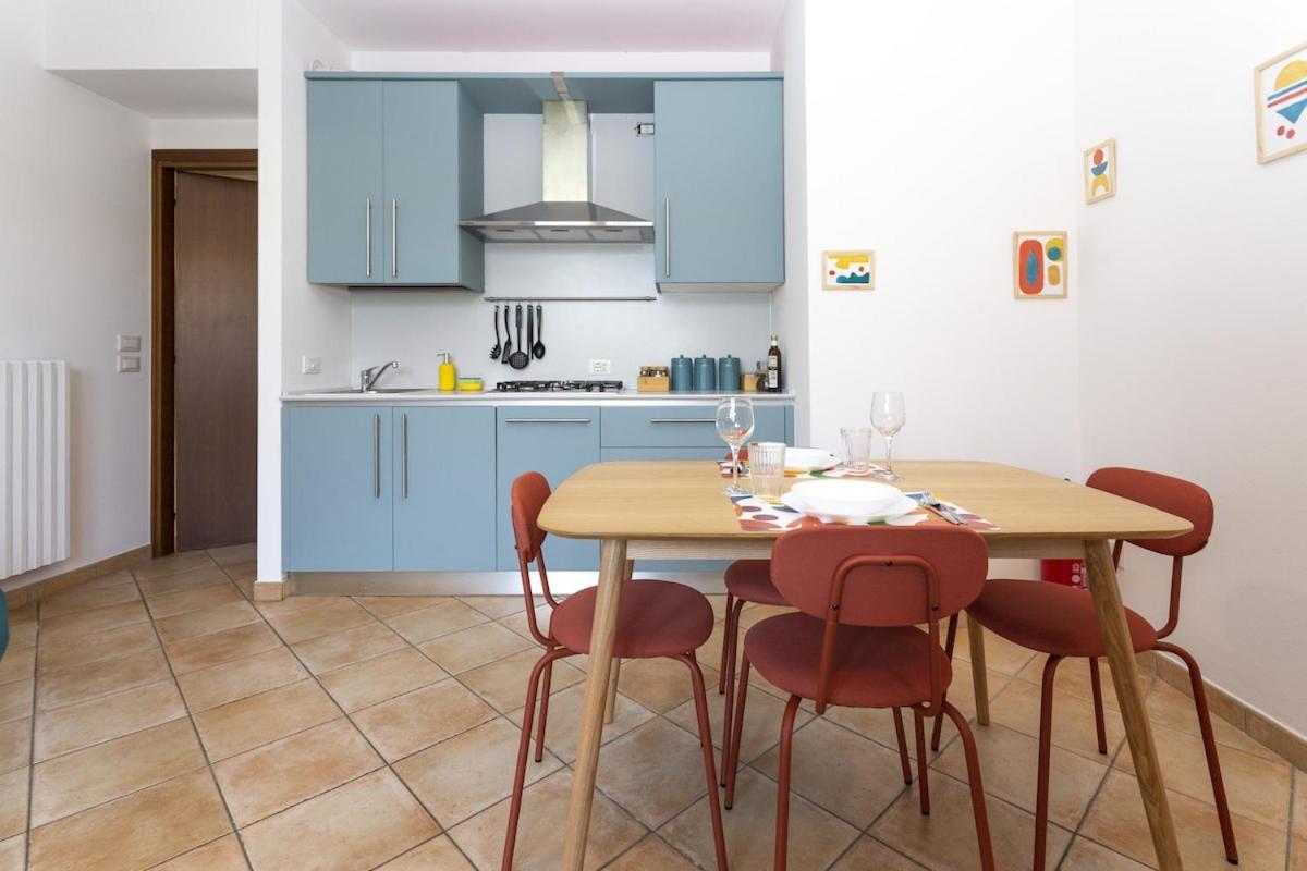 HOST4U - CASETTA di VIOLA con Piscina e Parcheggio a due passi dal Lago di Garda
