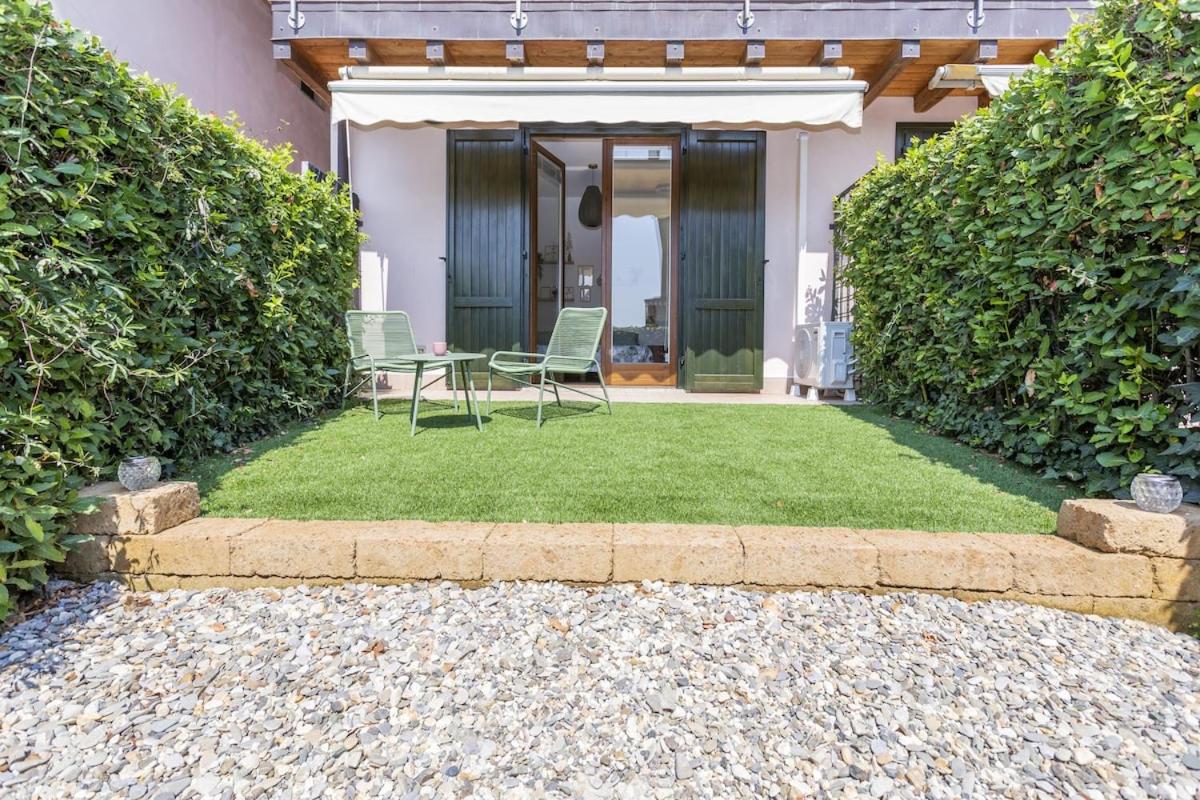 HOST4U - CASETTA di VIOLA con Piscina e Parcheggio a due passi dal Lago di Garda