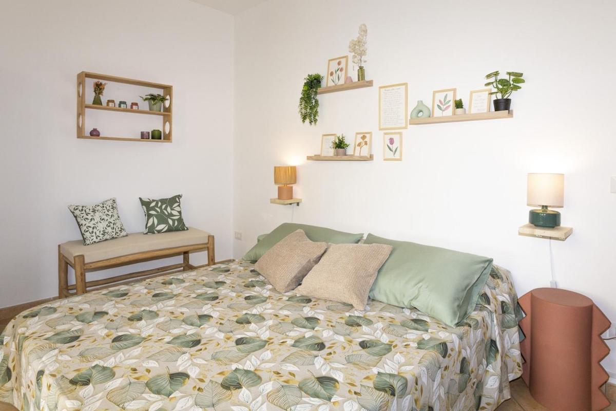 HOST4U - CASETTA di VIOLA con Piscina e Parcheggio a due passi dal Lago di Garda