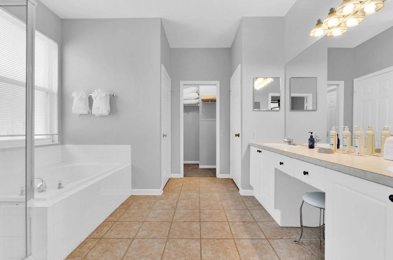 5BR Kissimmee Home Pool and Game Room Fun