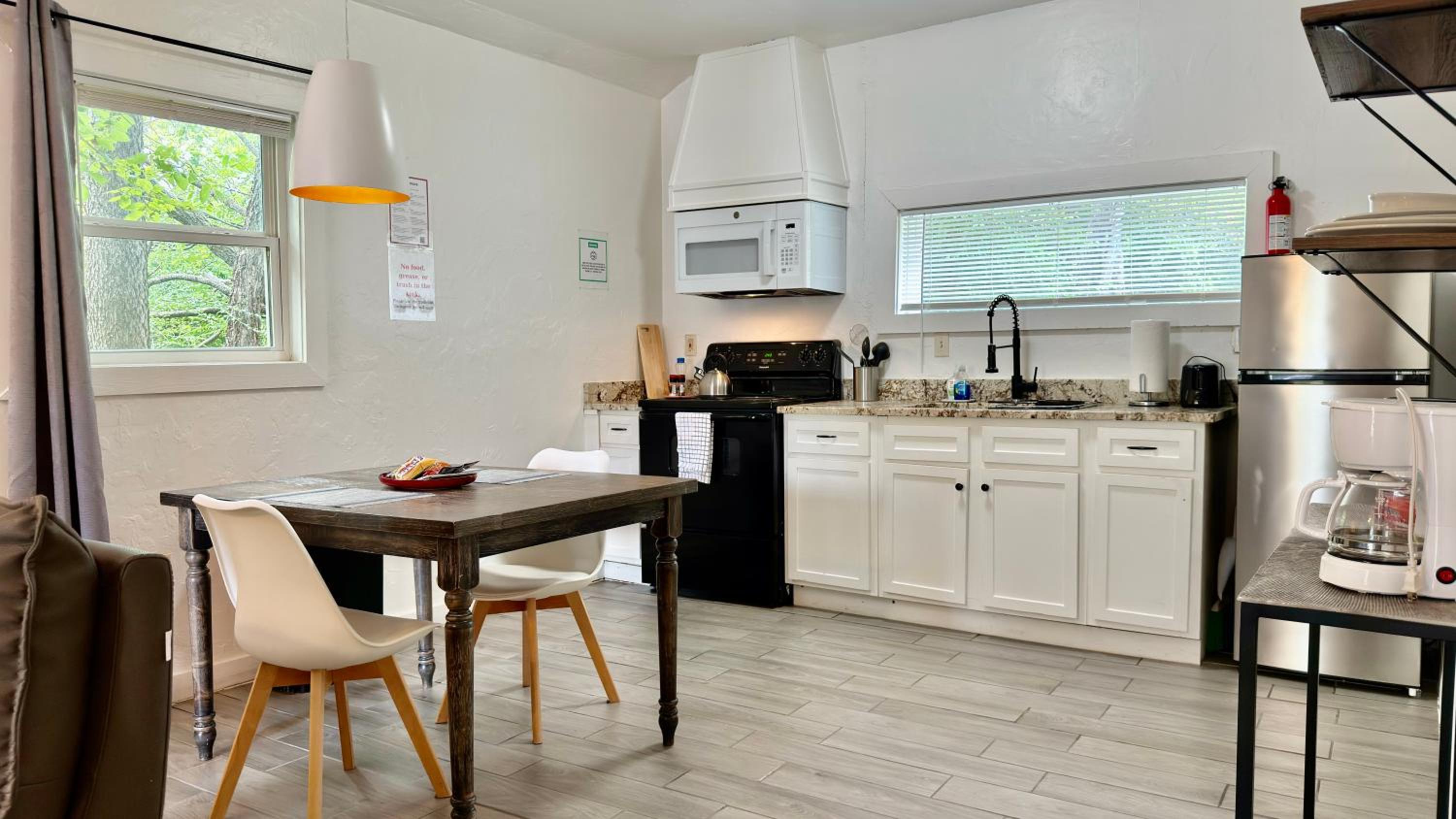 1BR Apt 10 min to Integris Baptist #19B