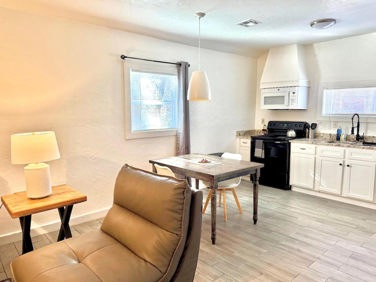 1BR Apt 10 min to Integris Baptist #19B