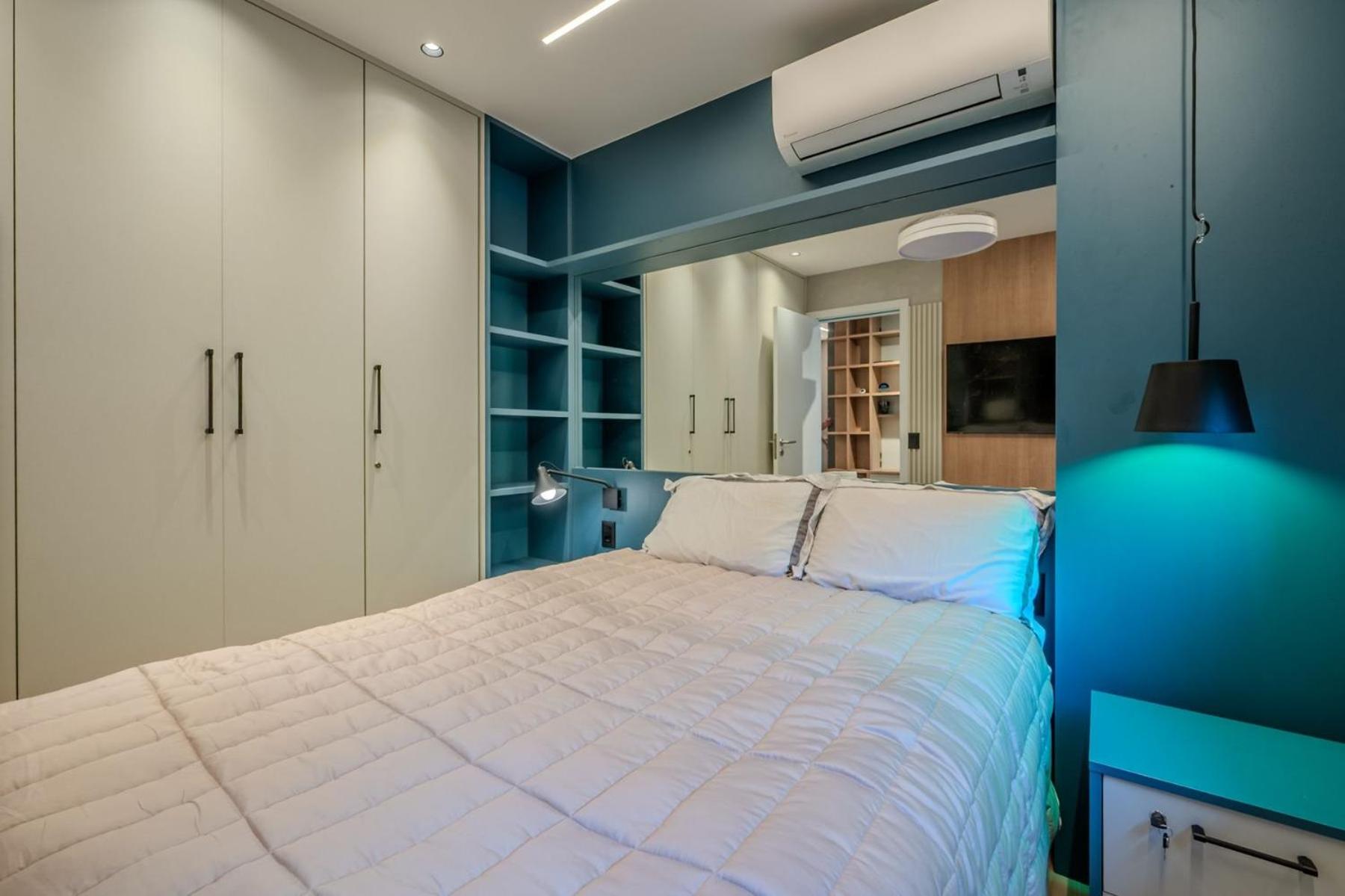 3 min walk from Leblon Beach, green view