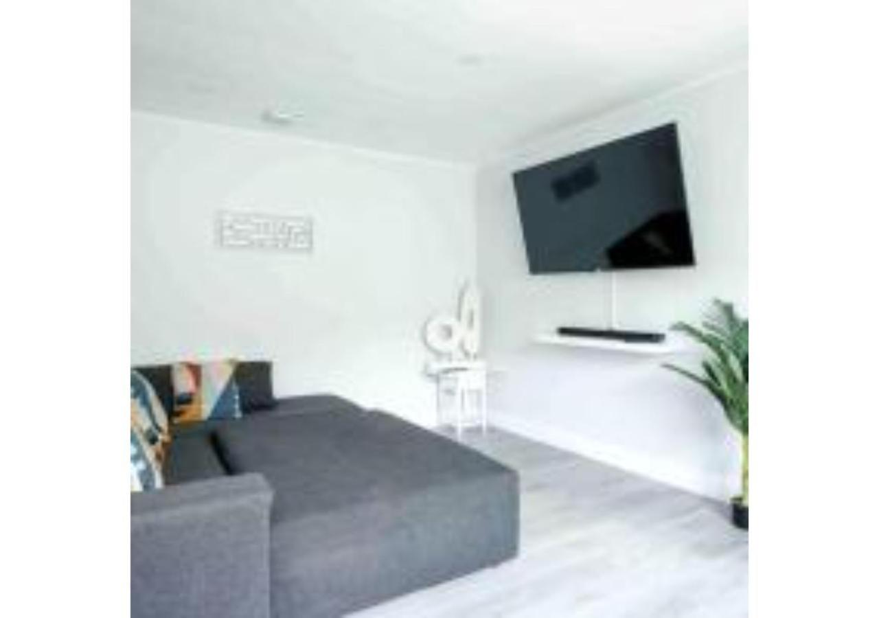 5 min to Brickell & Bars - Arcade - King Bed - Outdoor Fun