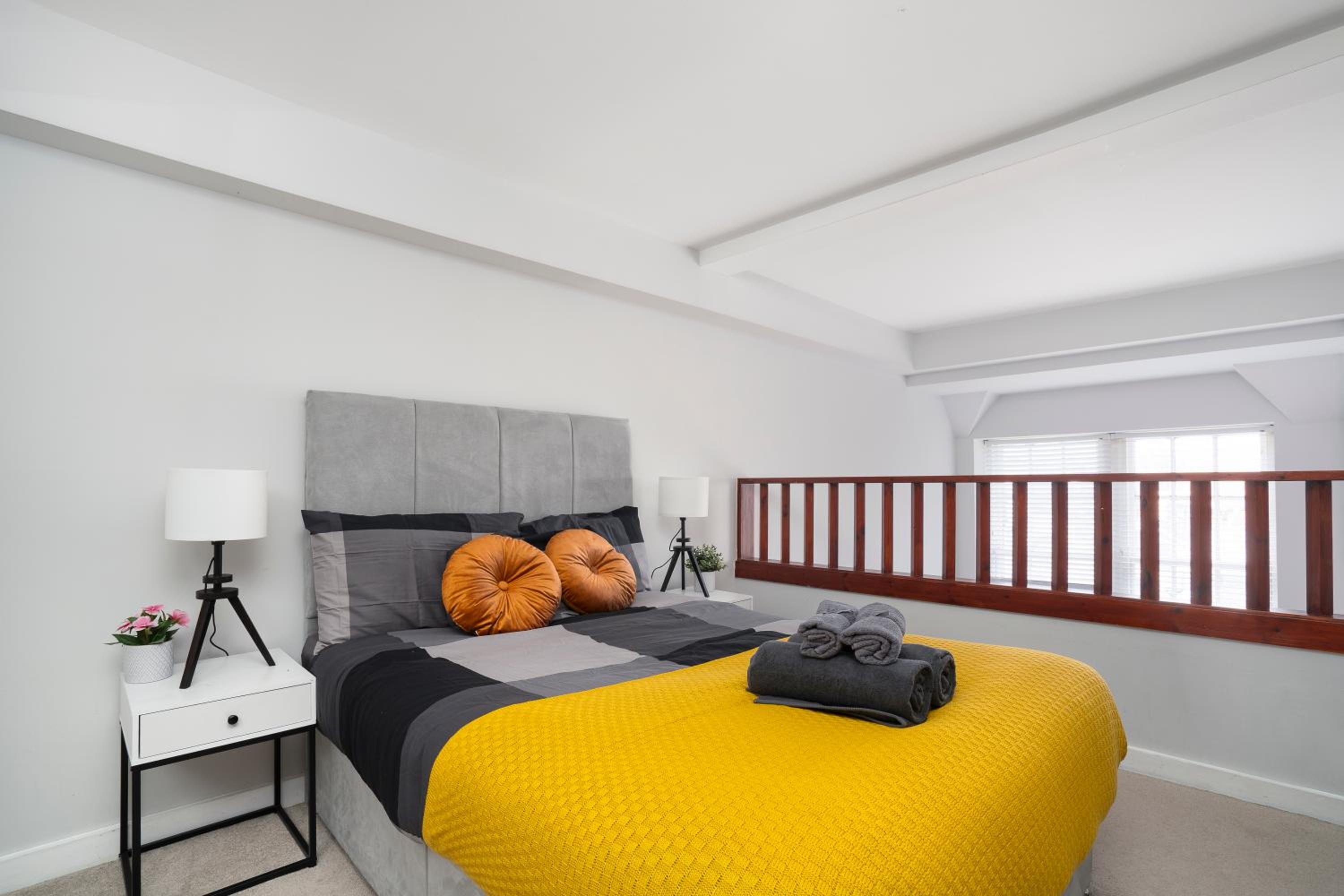 2Bed-2Bath Flat, City Centre