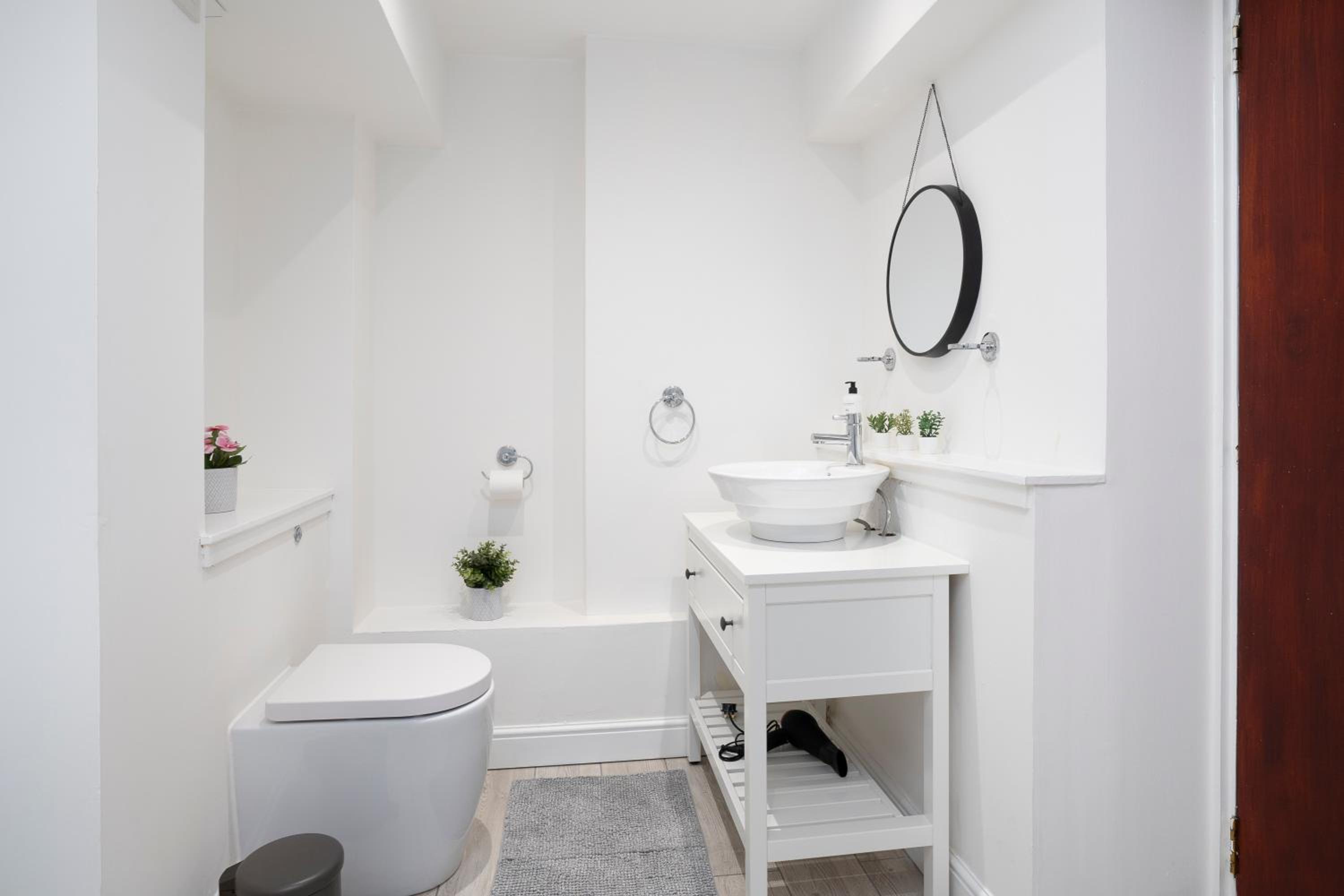 2Bed-2Bath Flat, City Centre