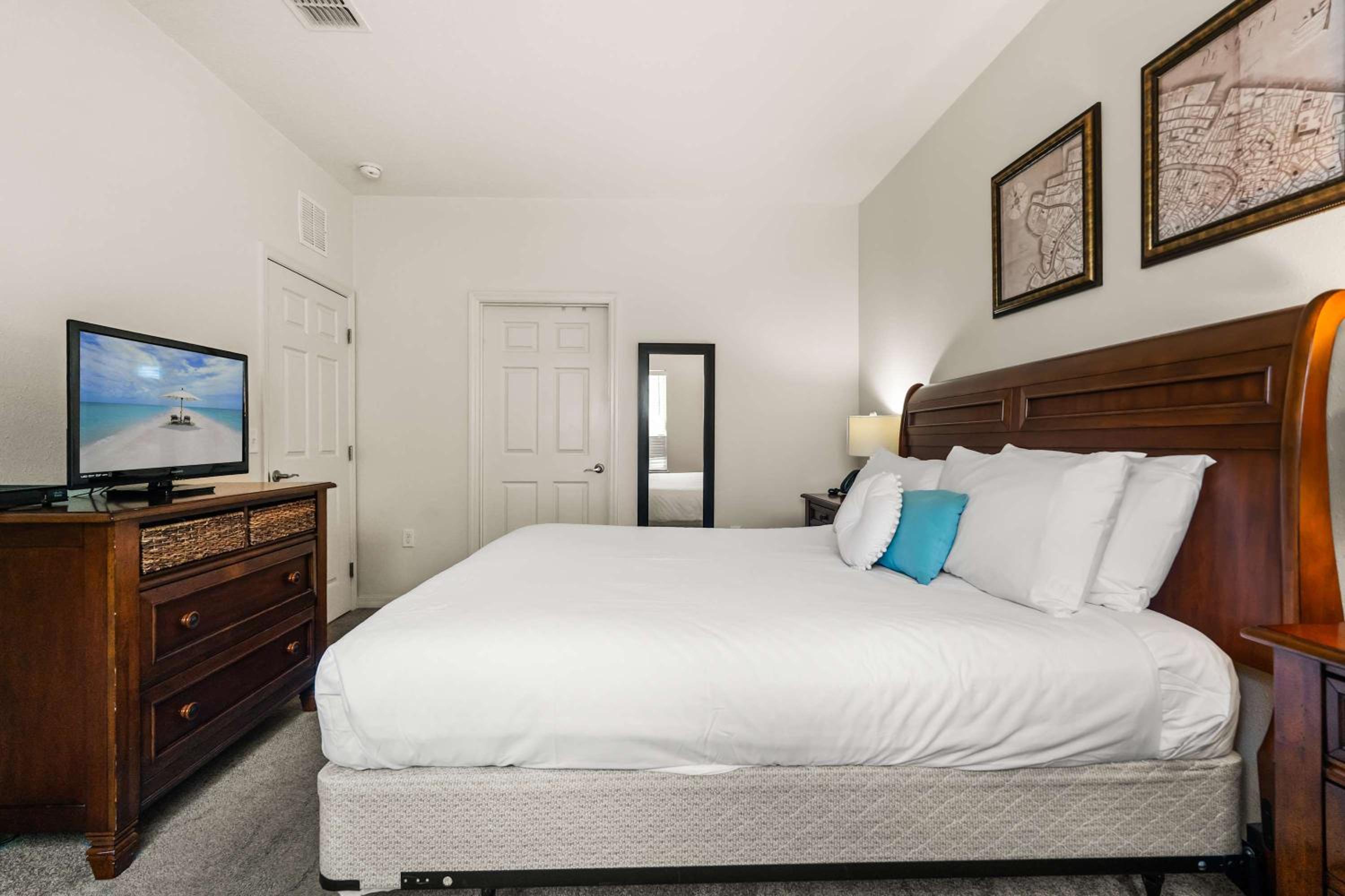 Upstay Modern 3BR Townhome with Pool near Disney