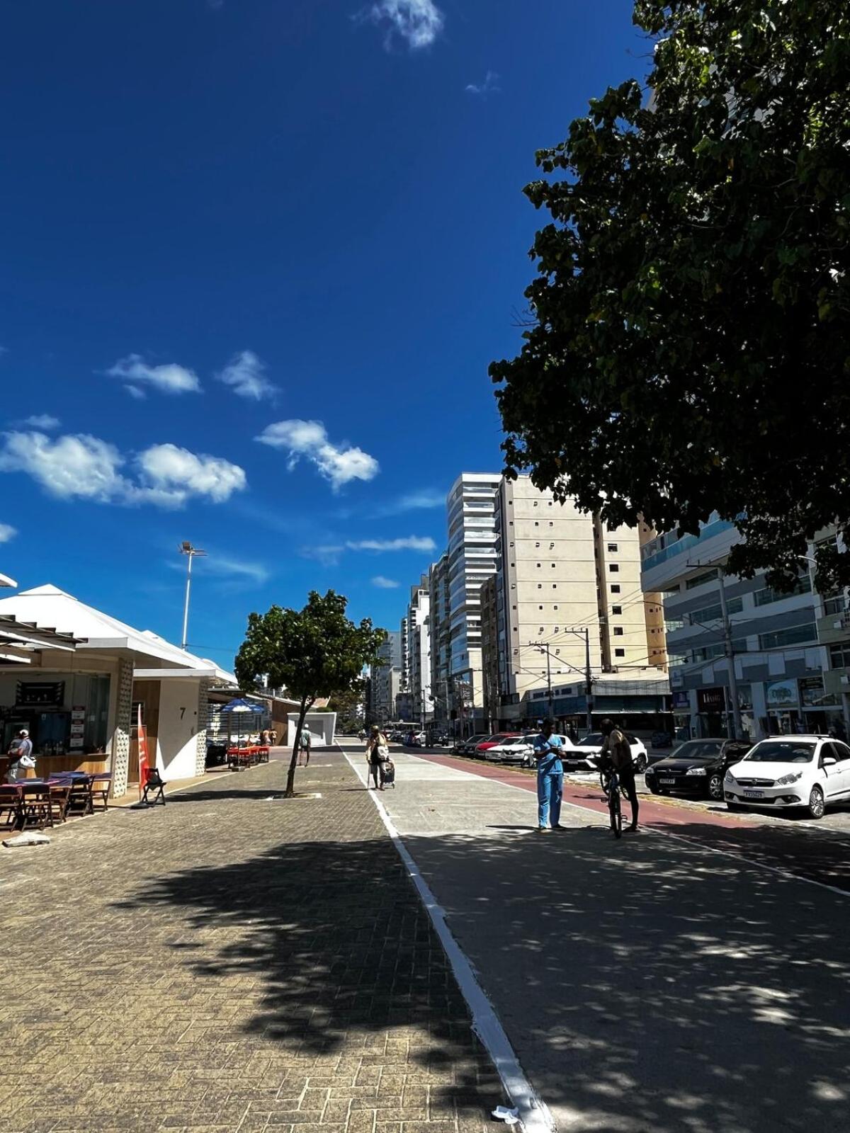 PÉ NA AREIA - Em frente à PRAIA DO MORRO - GUARAPARI- ES