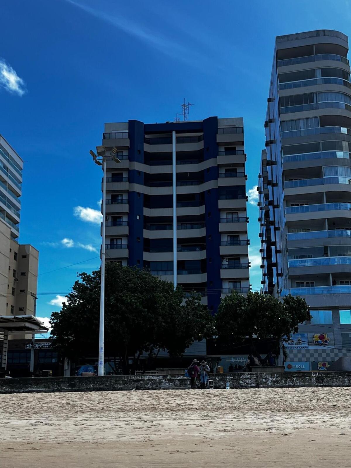 PÉ NA AREIA - Em frente à PRAIA DO MORRO - GUARAPARI- ES