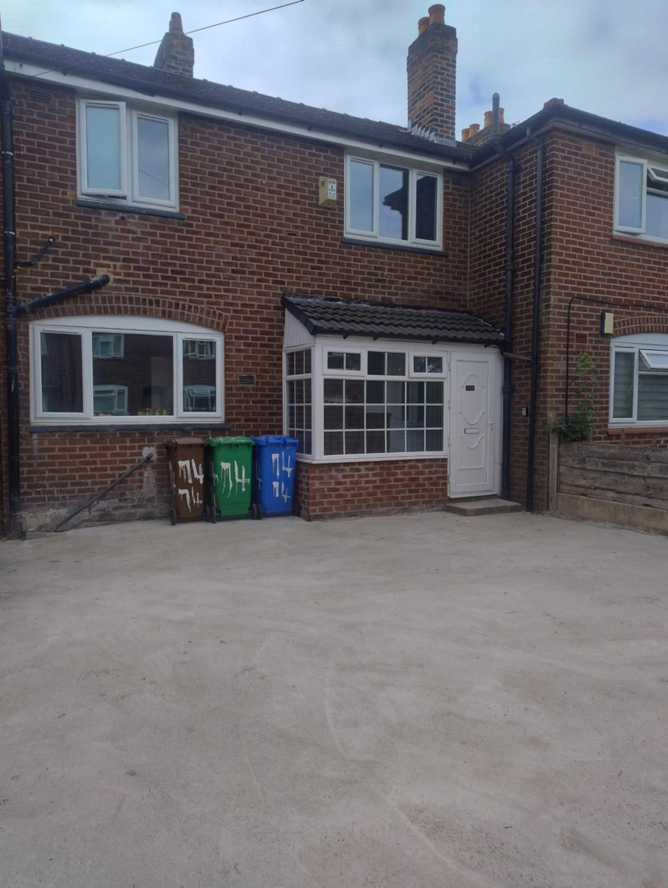 Entire 3BR Home Near Chorlton Water Park and Airport With Parking