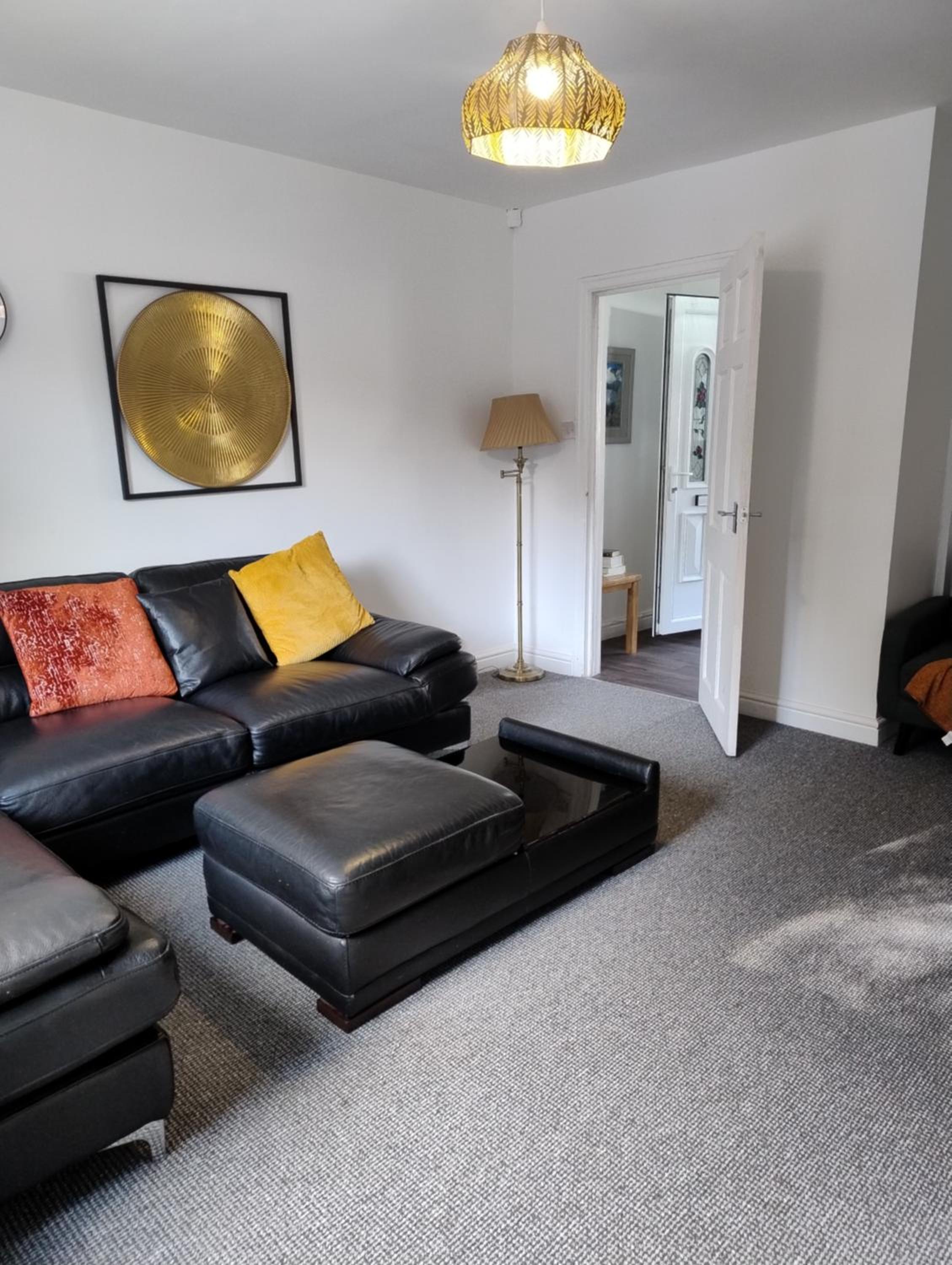 Entire 3BR Home Near Chorlton Water Park and Airport With Parking