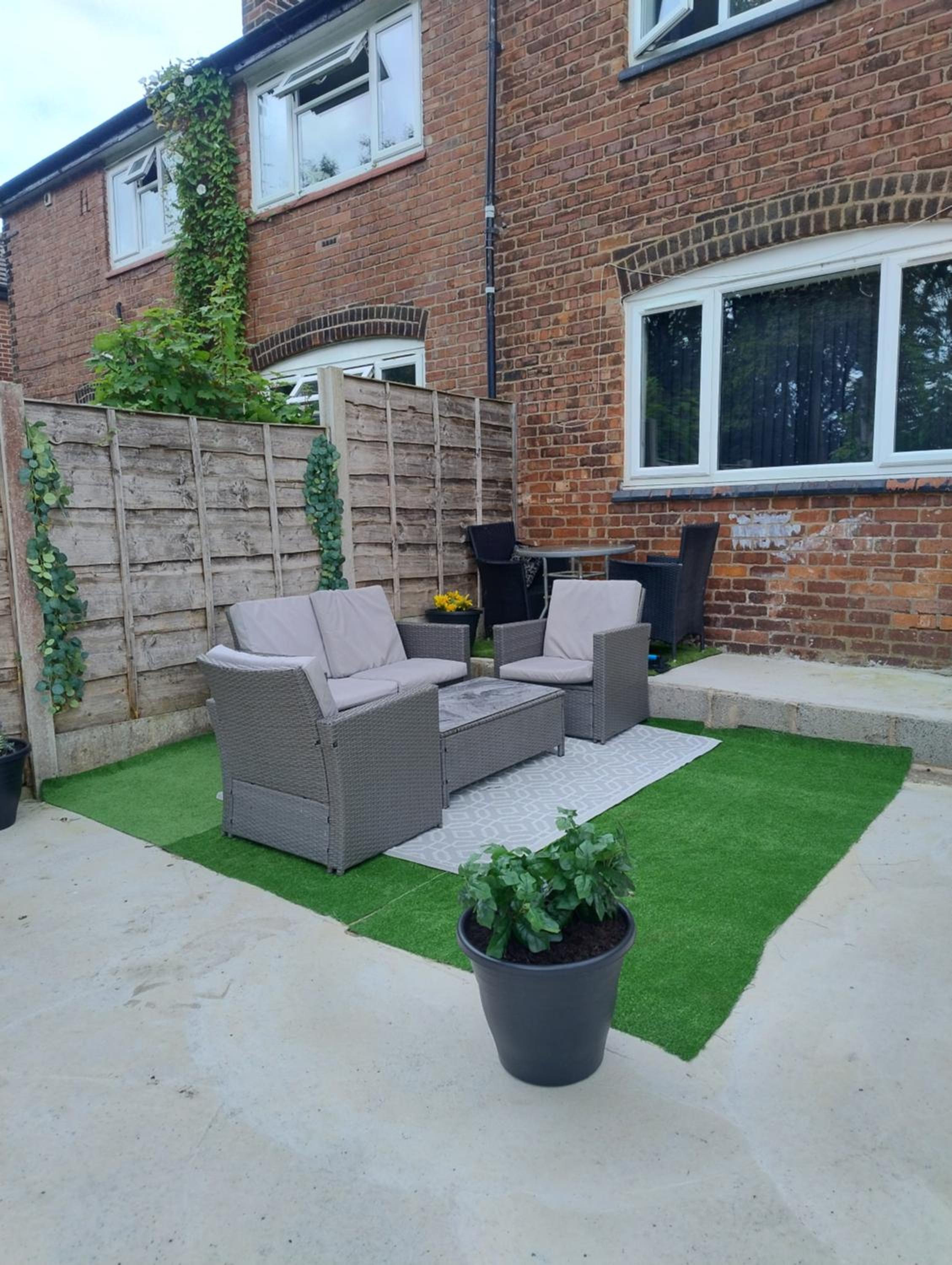 Entire 3BR Home Near Chorlton Water Park and Airport With Parking